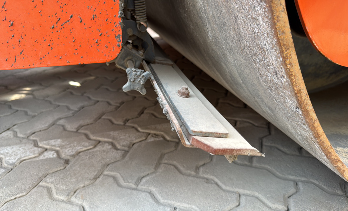 SRC-013-Hamm-HD-140-VV-HV-Tandem-rollers-inspection-Structure-Rear-scrapers-1