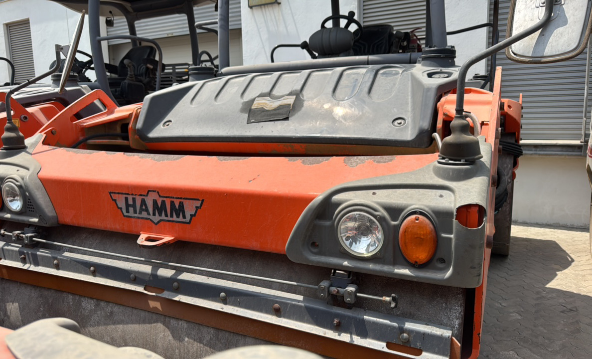 SRC-013-Hamm-HD-140-VV-HV-Tandem-rollers-inspection-Structure-Paint-1
