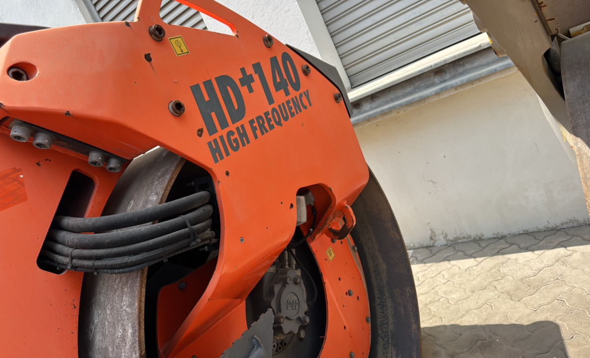 SRC-013-Hamm-HD-140-VV-HV-Tandem-rollers-inspection-Chassis-Rear-drum-forks-1