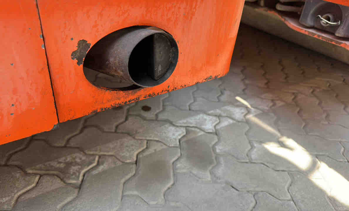 SRC-013-Hamm-HD-140-VV-HV-Tandem-rollers-inspection-Engine-Exhaust-system-1