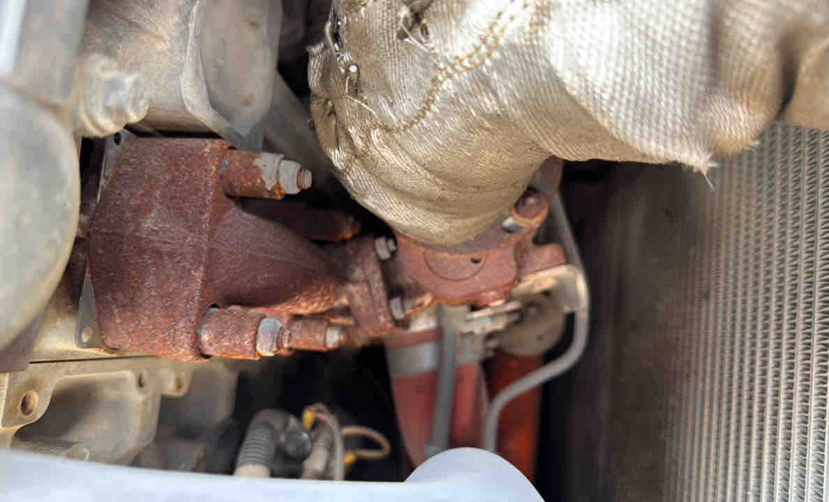 SRC-013-Hamm-HD-140-VV-HV-Tandem-rollers-inspection-Engine-Exhaust-system-1