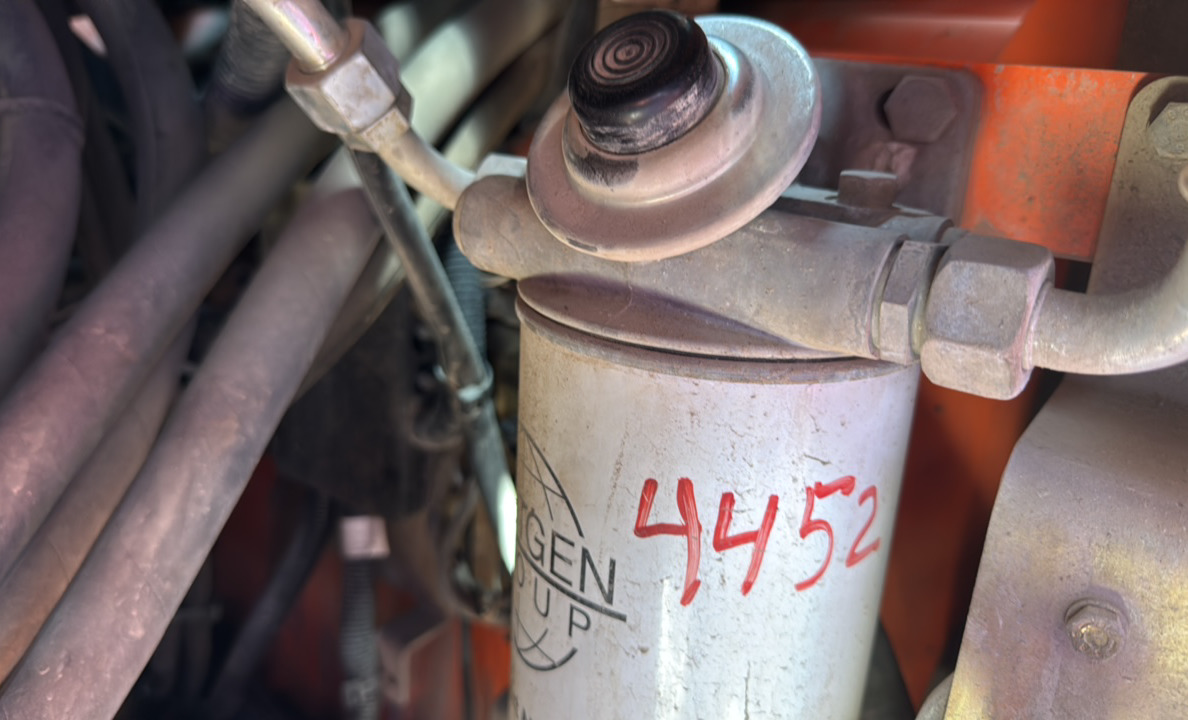 SRC-013-Hamm-HD-140-VV-HV-Tandem-rollers-inspection-Engine-Fuel-leaks-1