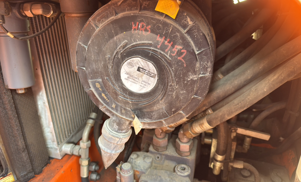 SRC-013-Hamm-HD-140-VV-HV-Tandem-rollers-inspection-Engine-Air-intake-system-1