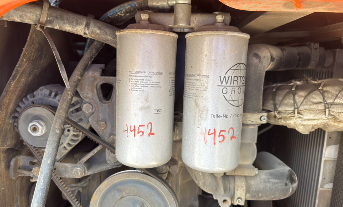 SRC-013-Hamm-HD-140-VV-HV-Tandem-rollers-inspection-Engine-Fuel-leaks-4