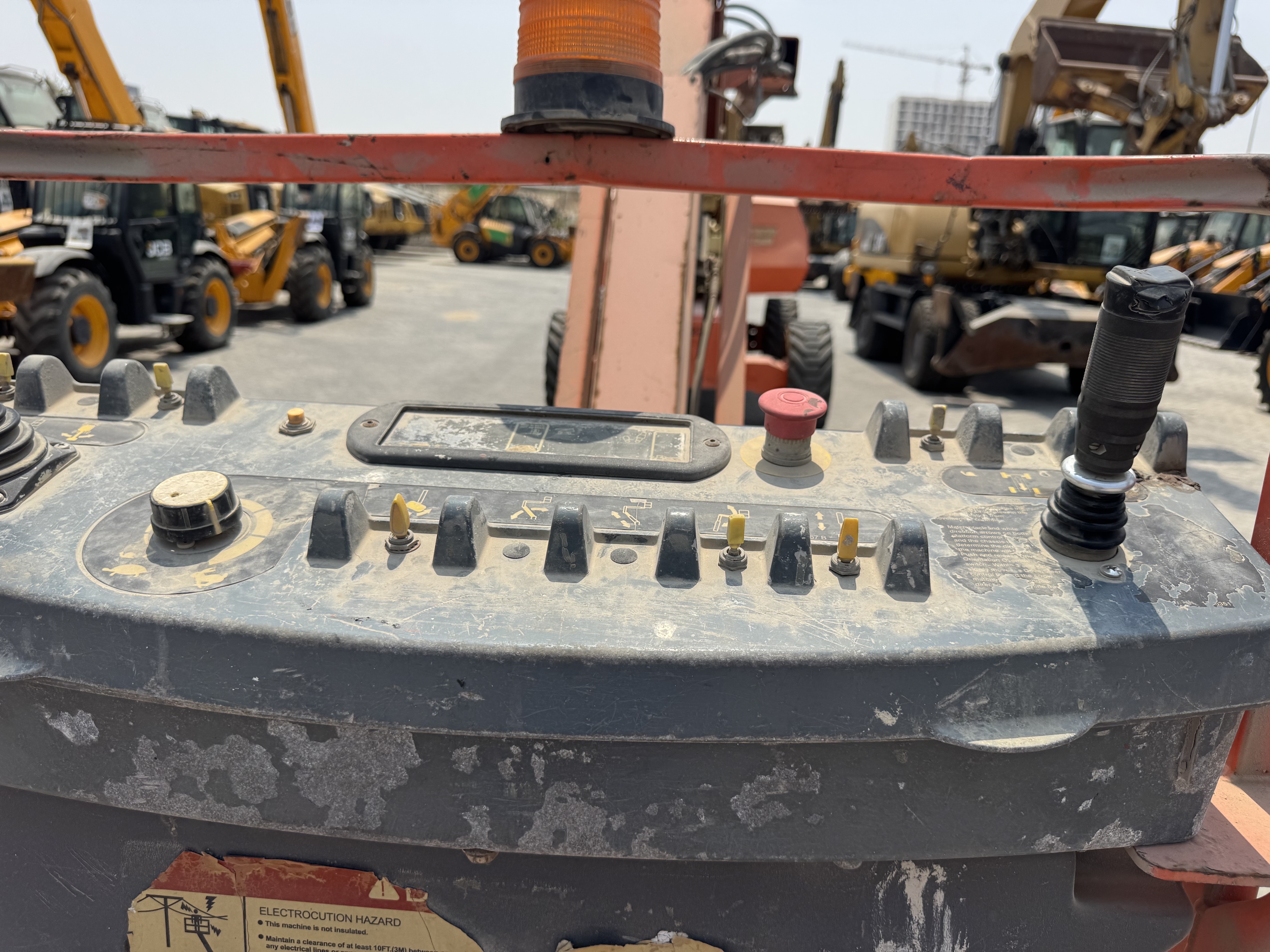 BLA-023-جي-إل-جي-860SJ-رافعات-ذراع-فحص-الكابينة-التحكم-في-المنصة-1
