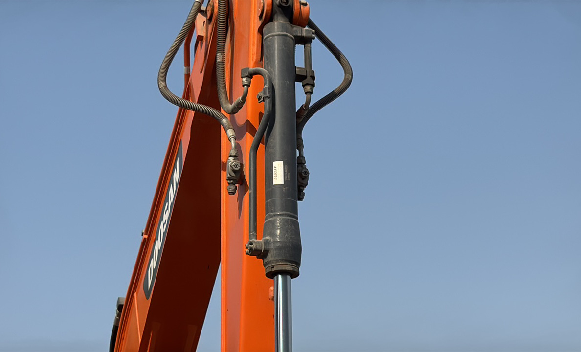 MNX-022-دوسان-DX60E-9CN-حفارات-صغيرة-فحص-الهيدروليك-أسطوانة-الدلو-1
