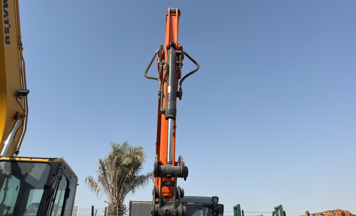 MNX-022-دوسان-DX60E-9CN-حفارات-صغيرة-فحص-الهيكل-عصا-الحفر-1