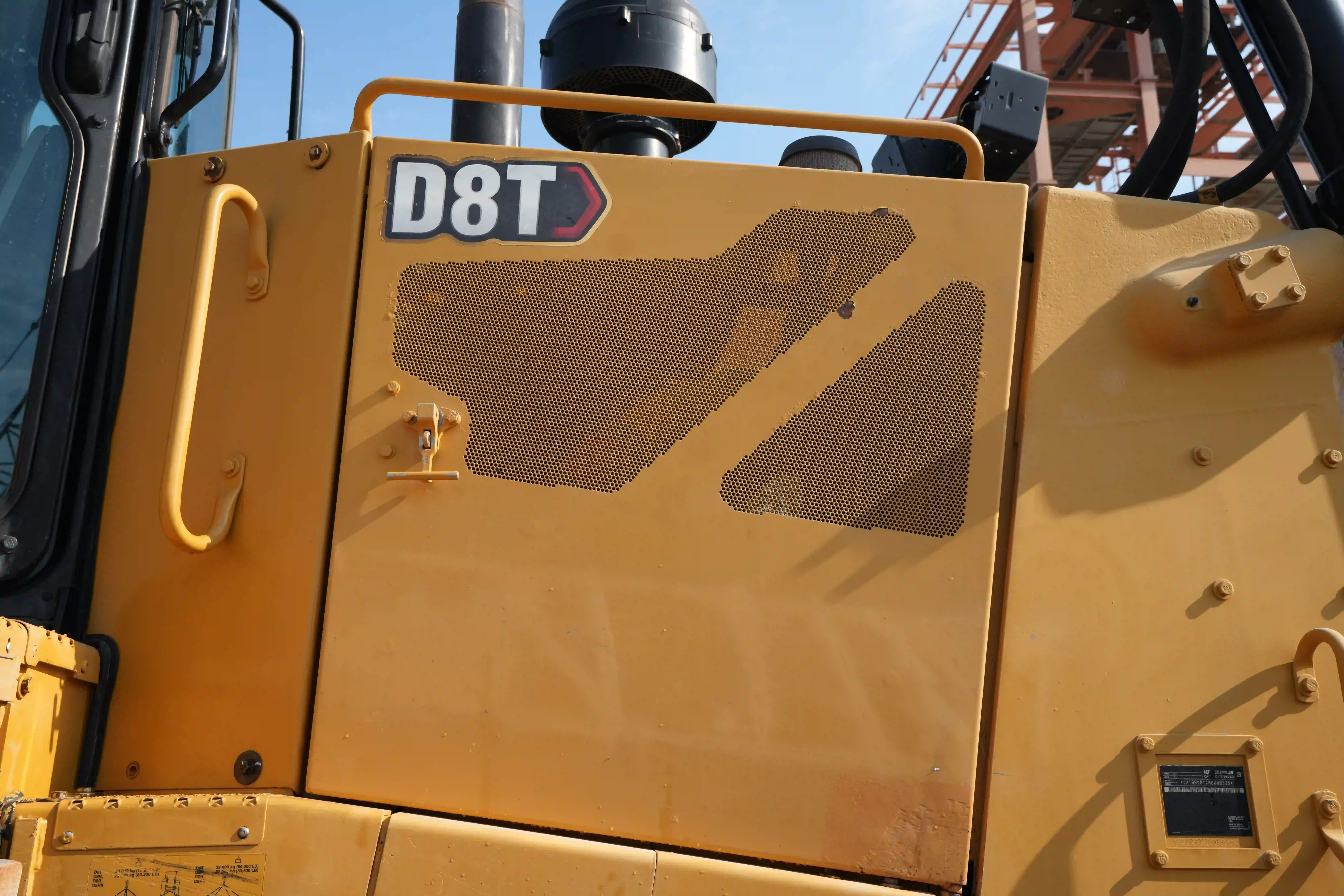 CDB-002-Cat-D8T-crawler-dozer-inspection-structure-sheet-metal-fiberglass-1