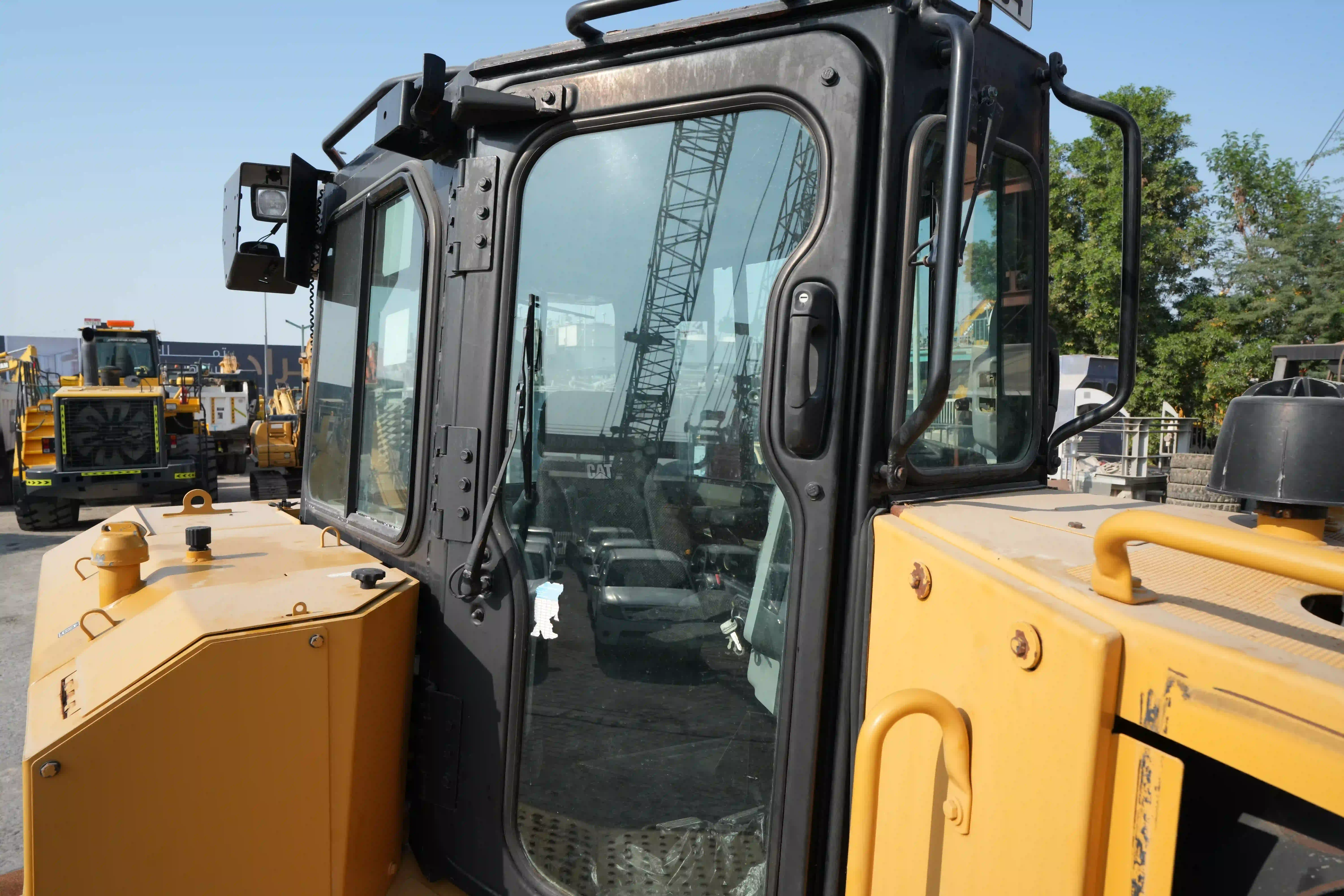 CDB-002-Cat-D8T-crawler-dozer-inspection-structure-doors-2