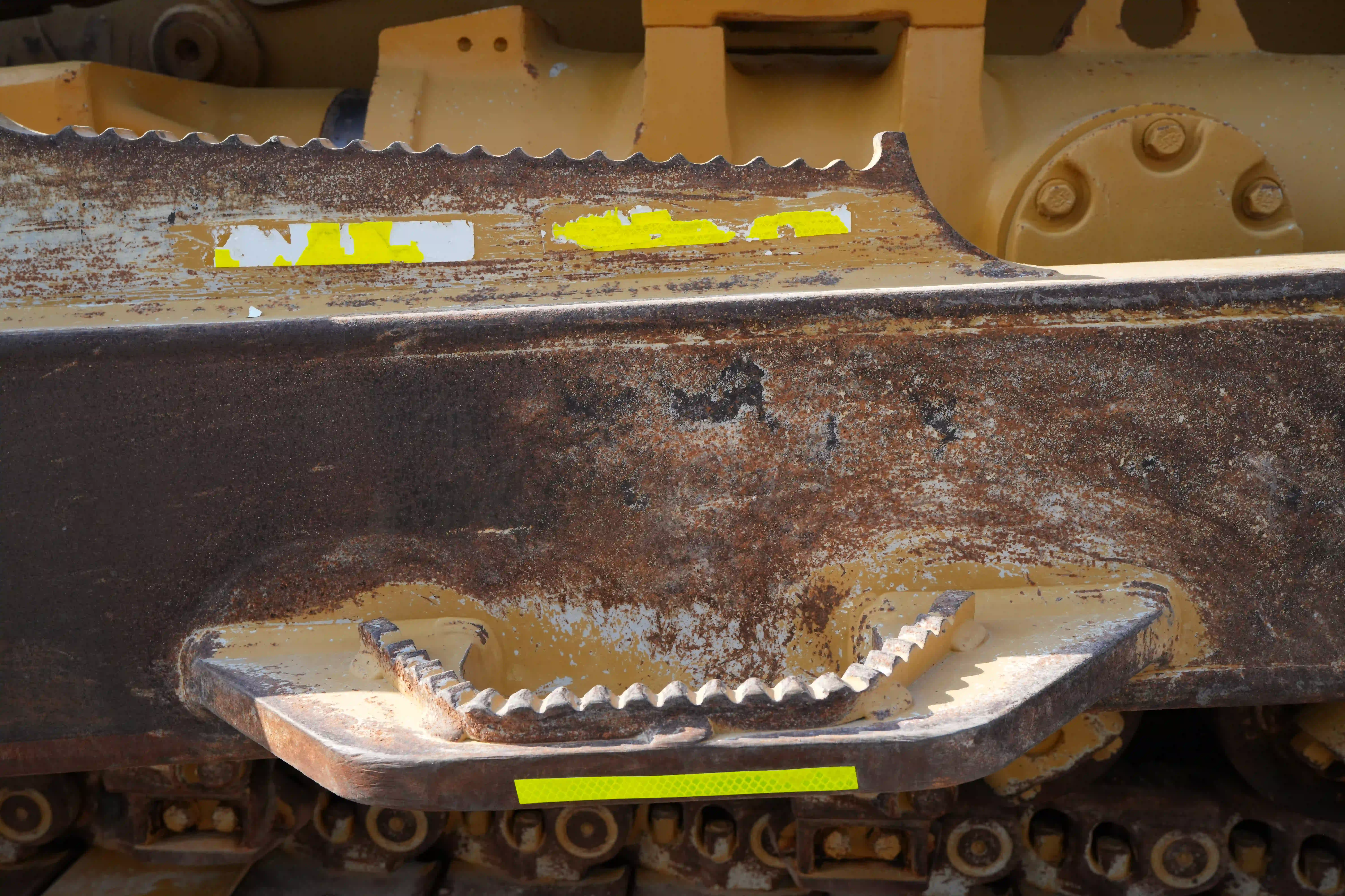 CDB-002-Cat-D8T-crawler-dozer-inspection-structure-steps-ladders-1