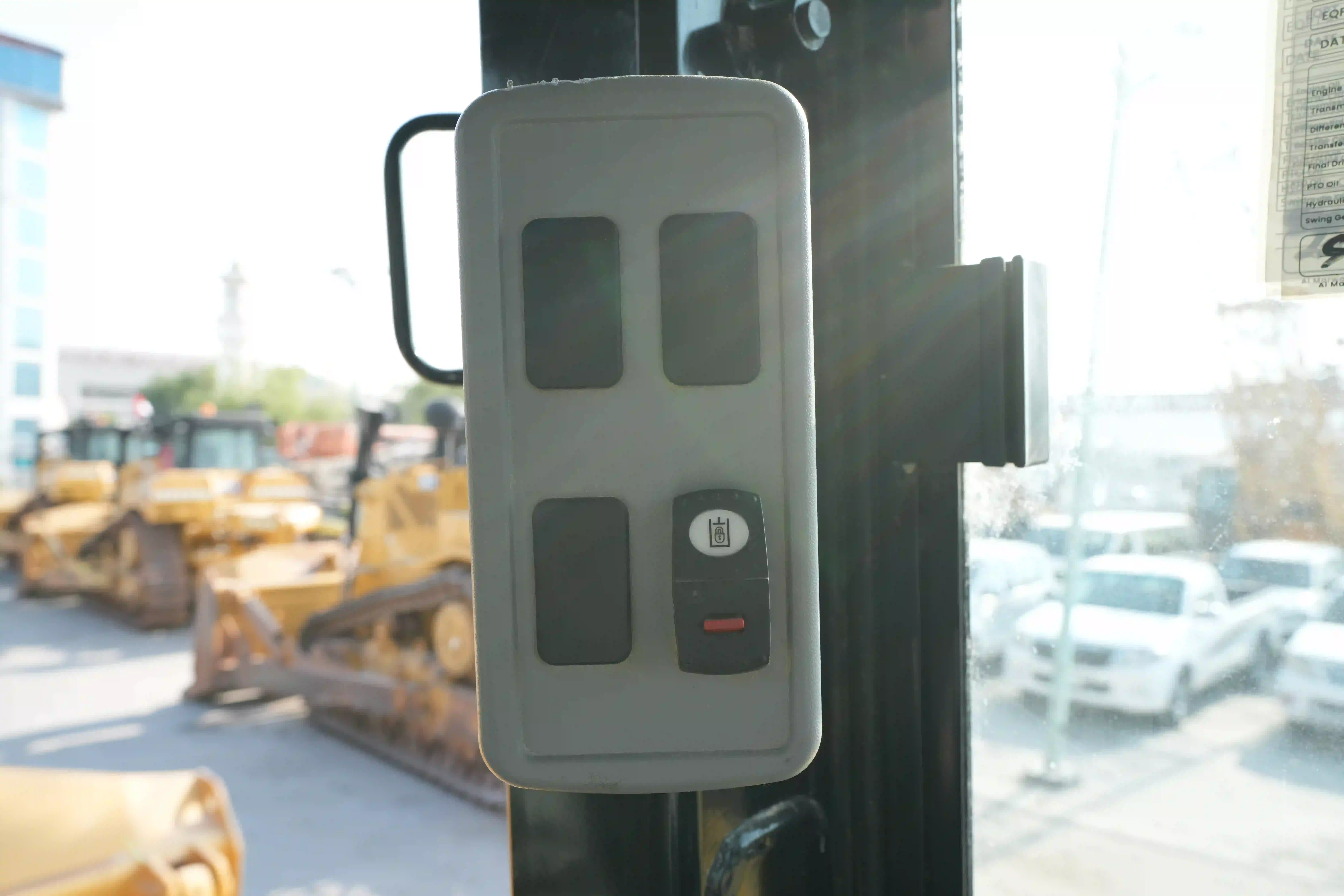 CDB-002-Cat-D8T-crawler-dozer-inspection-safety-hydraulic-safety-lock-1