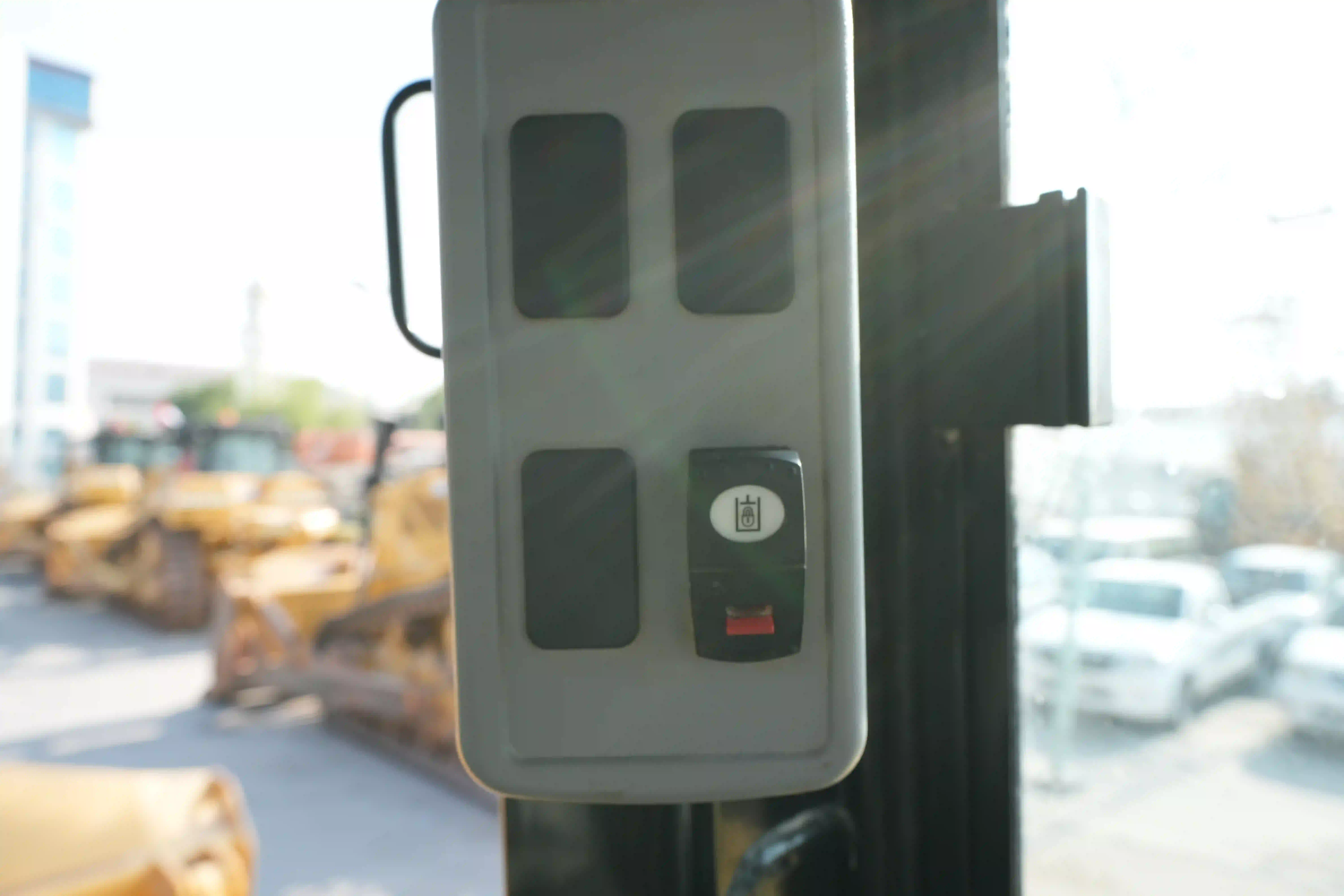 CDB-002-Cat-D8T-crawler-dozer-inspection-safety-hydraulic-safety-lock-2