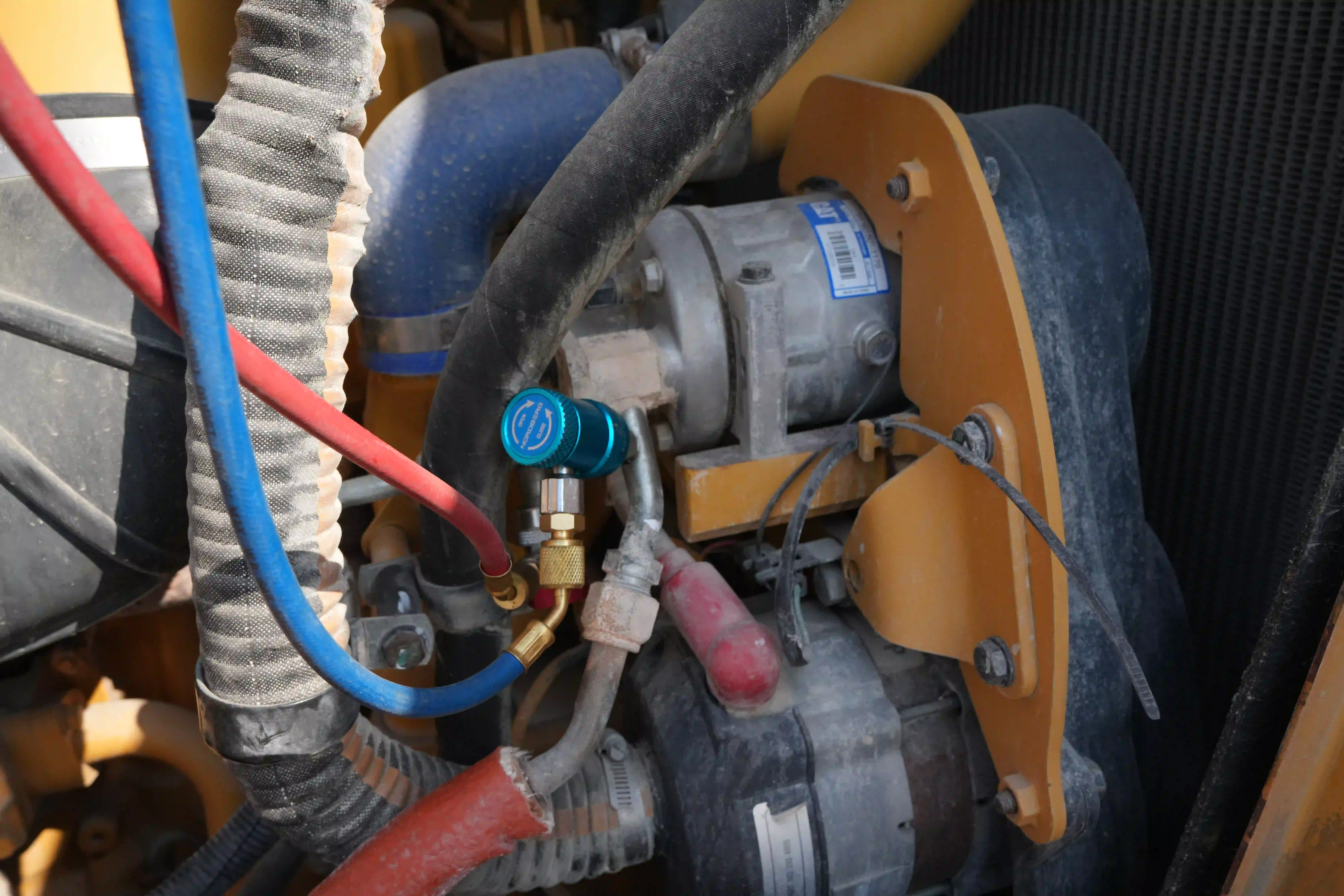 CDB-002-Cat-D8T-crawler-dozer-inspection-air-conditioning-AC-compressor-2