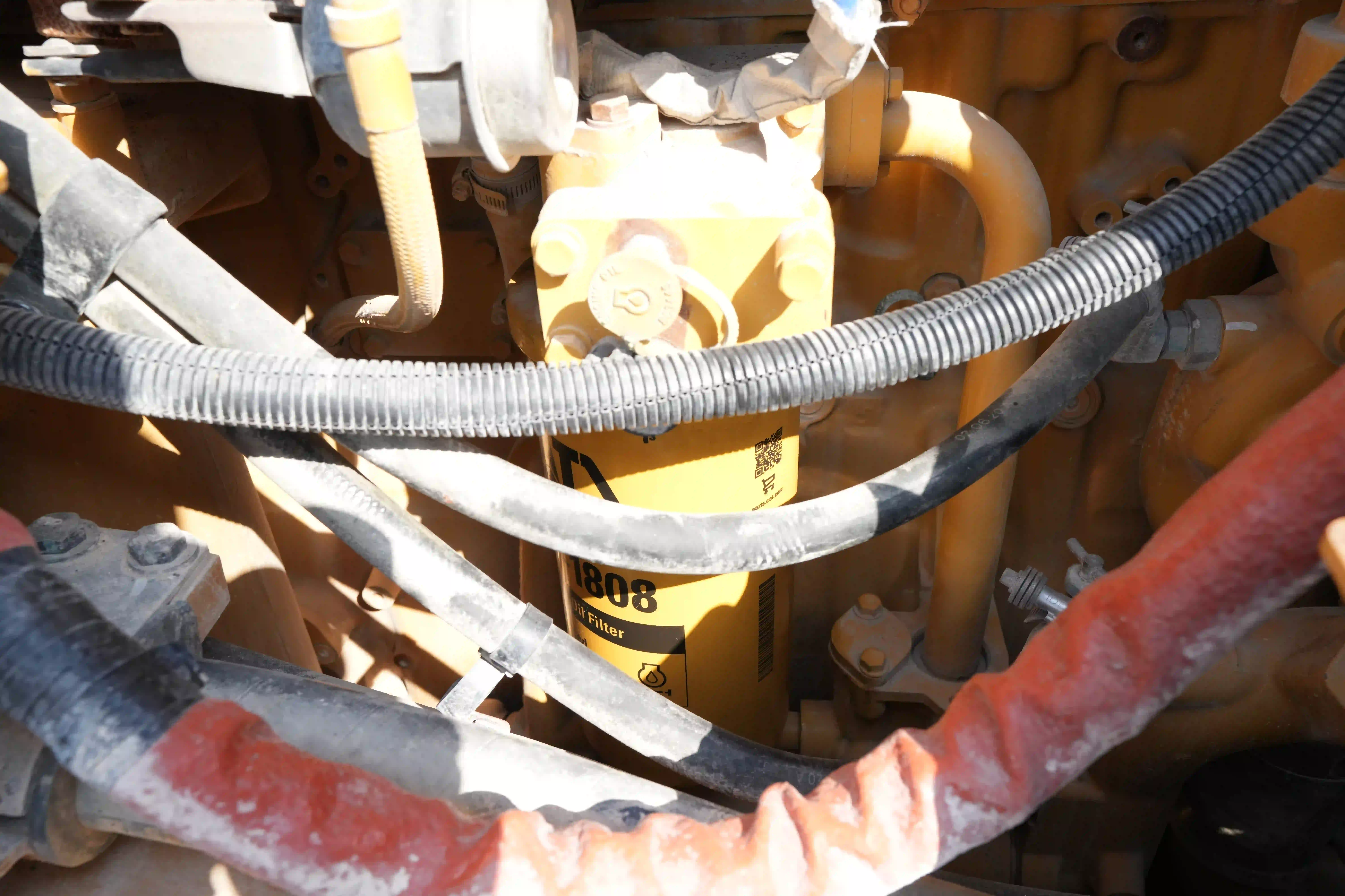 CDB-002-Cat-D8T-crawler-dozer-inspection-engine-engine-oil-leaks-1