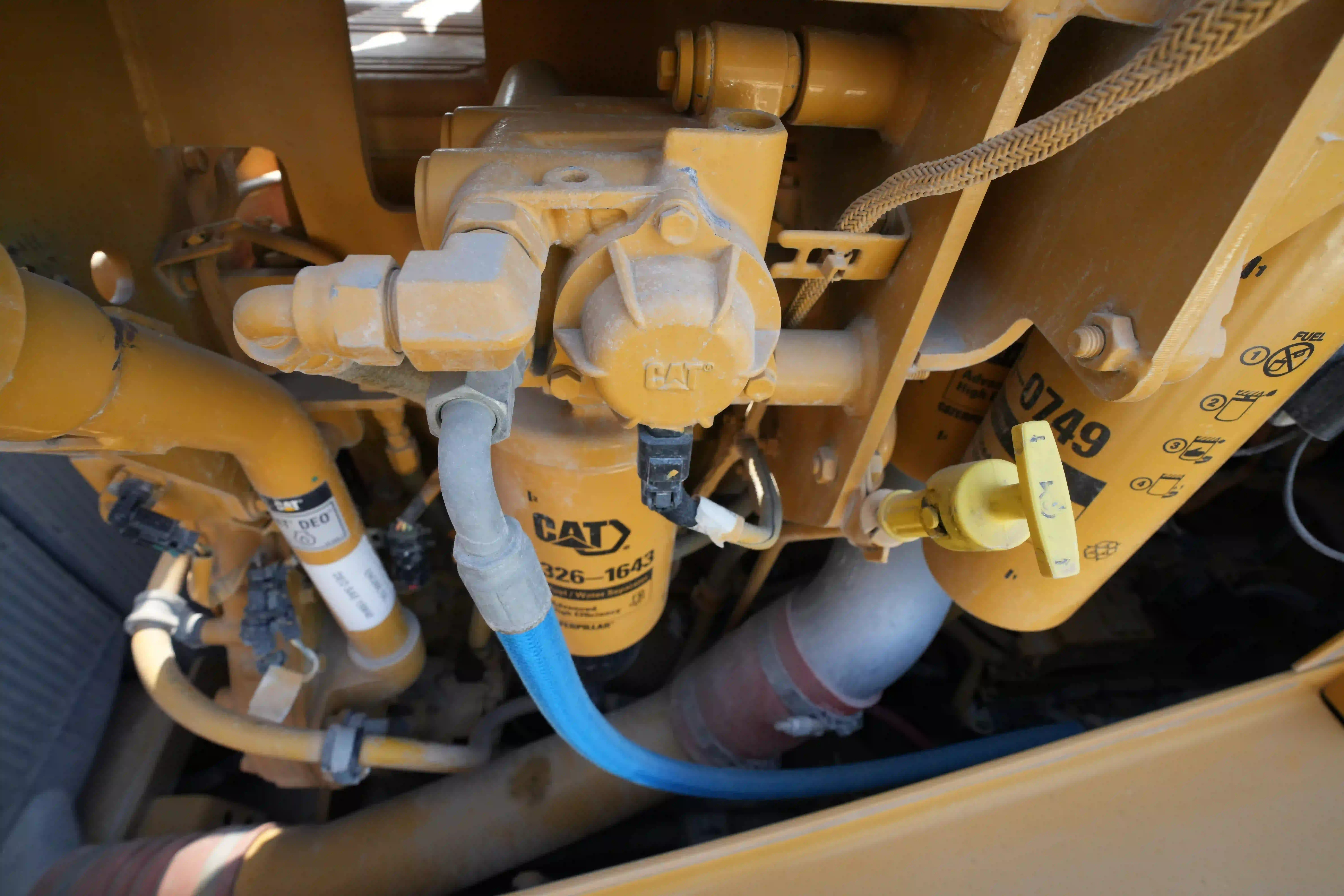 CDB-002-Cat-D8T-crawler-dozer-inspection-engine-engine-oil-leaks-2