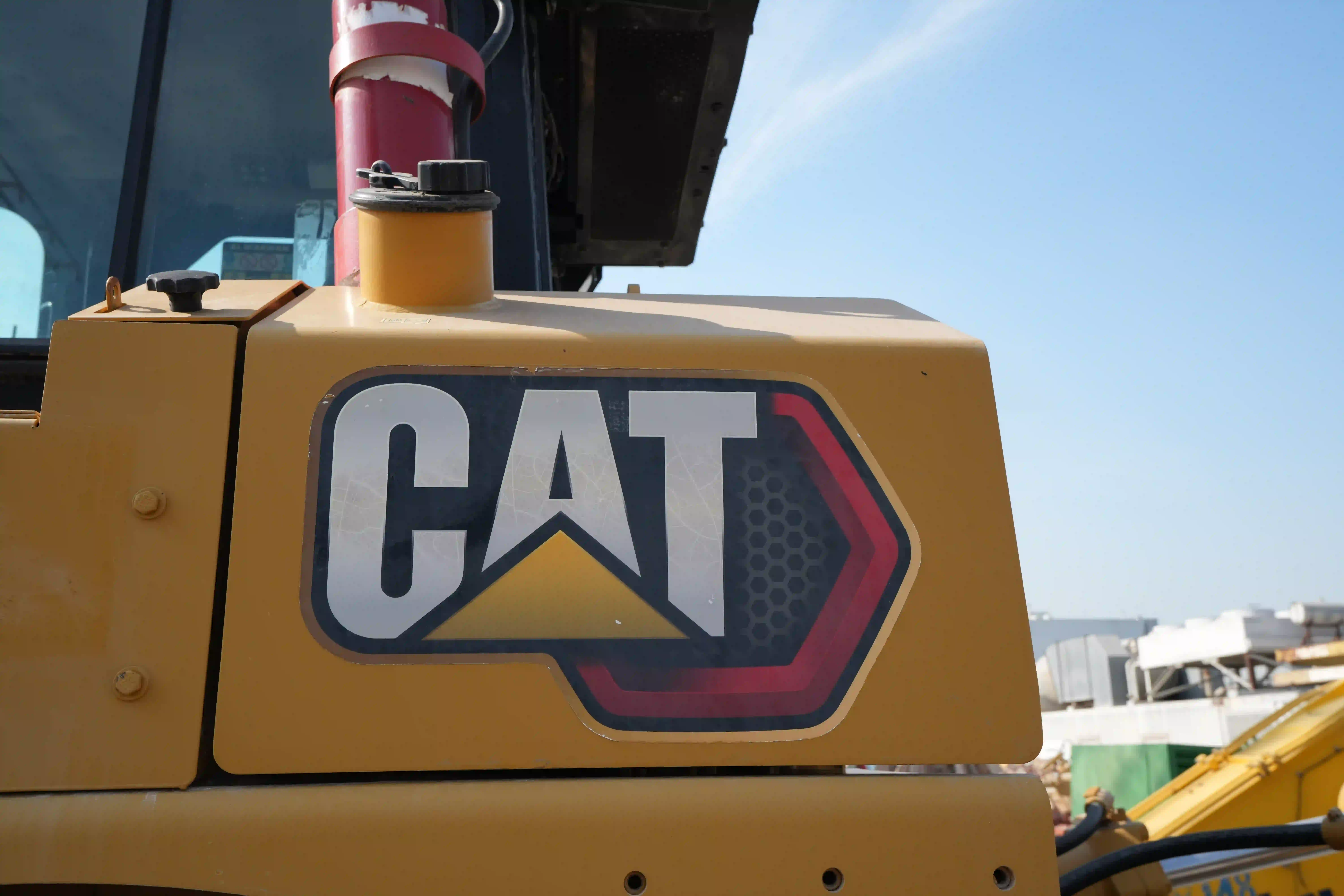 CDB-002-Cat-D8T-crawler-dozer-inspection-engine-fuel-tank-1