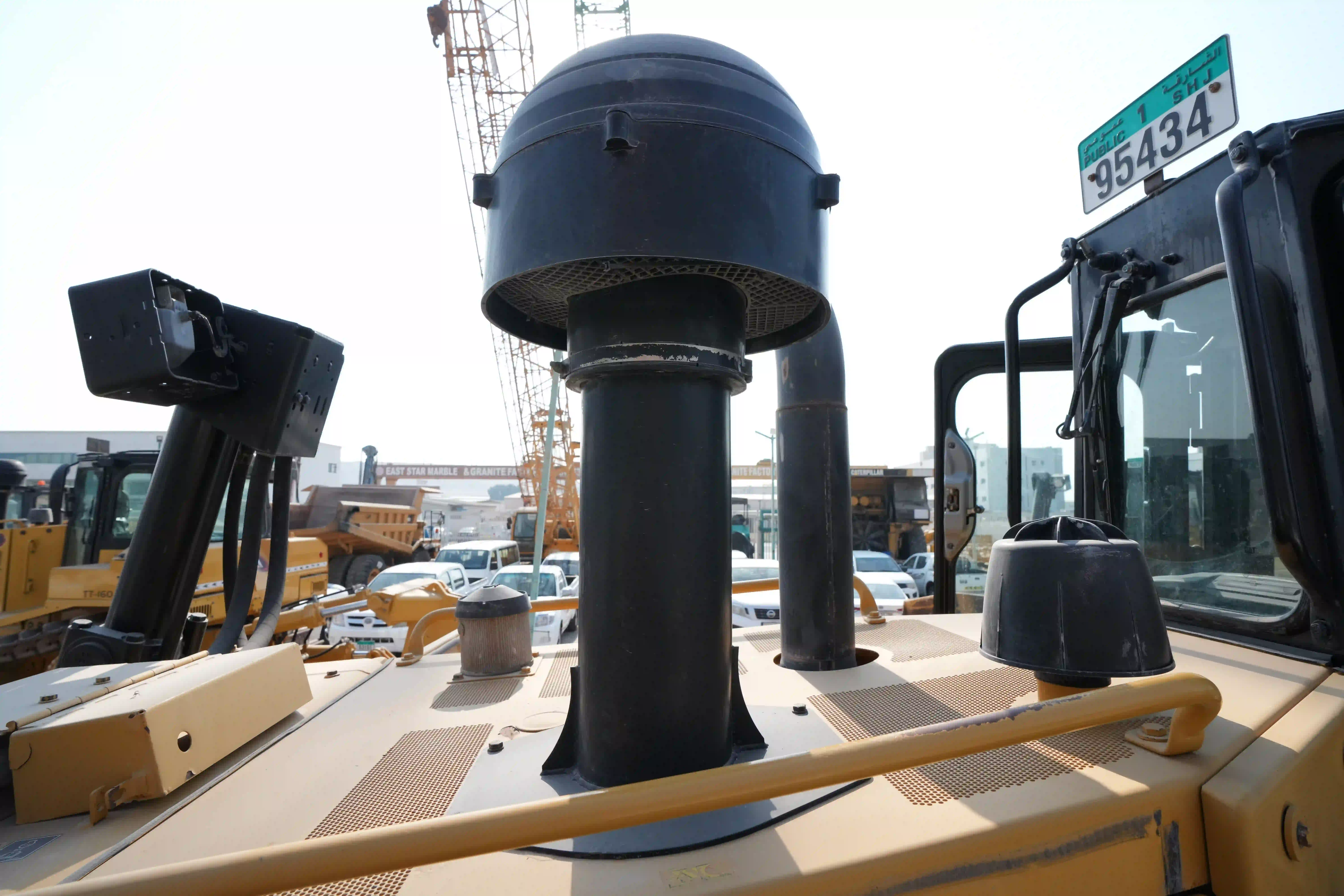 CDB-002-Cat-D8T-crawler-dozer-inspection-engine-air-intake-system-2