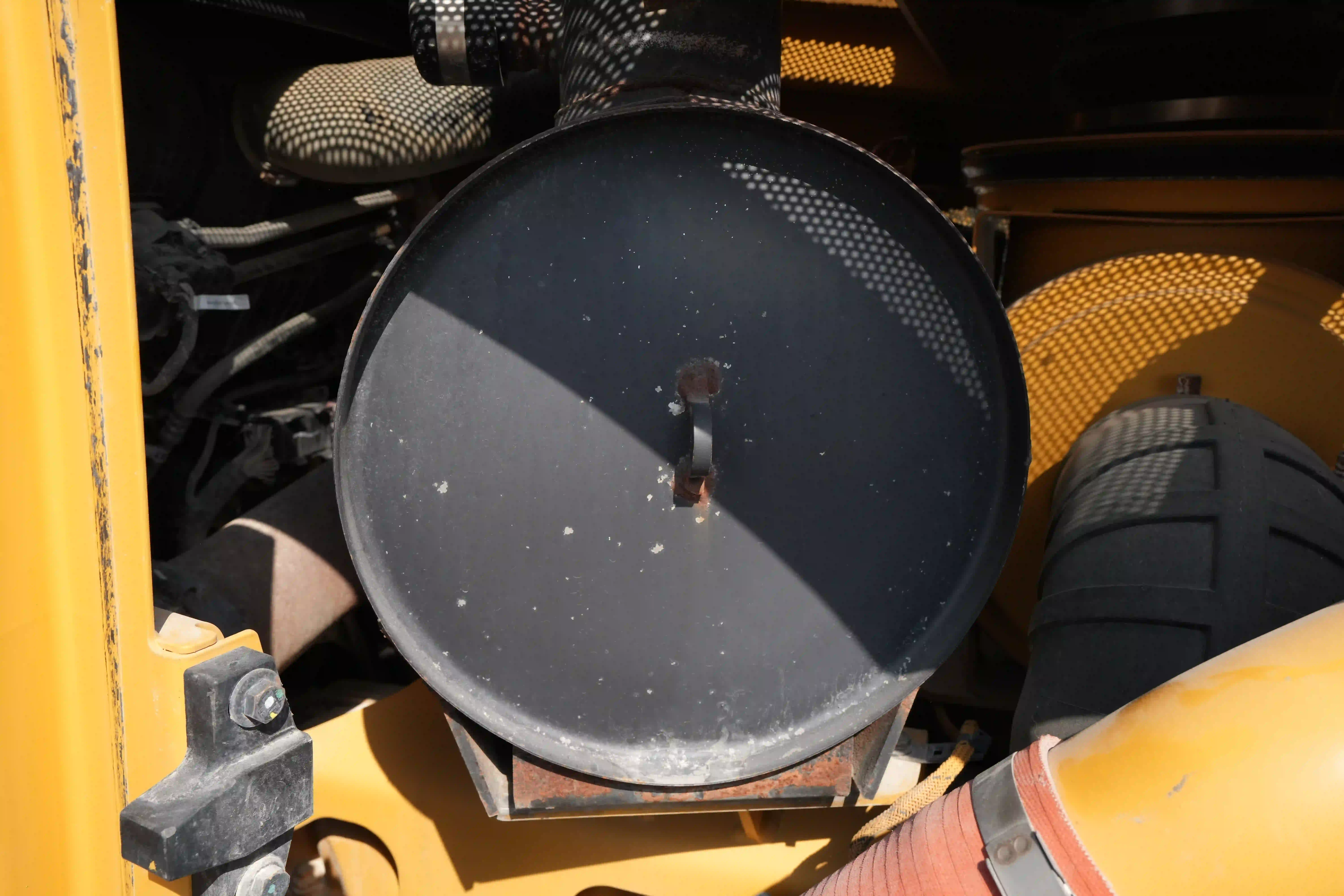 CDB-002-Cat-D8T-crawler-dozer-inspection-engine-exhaust-system-3