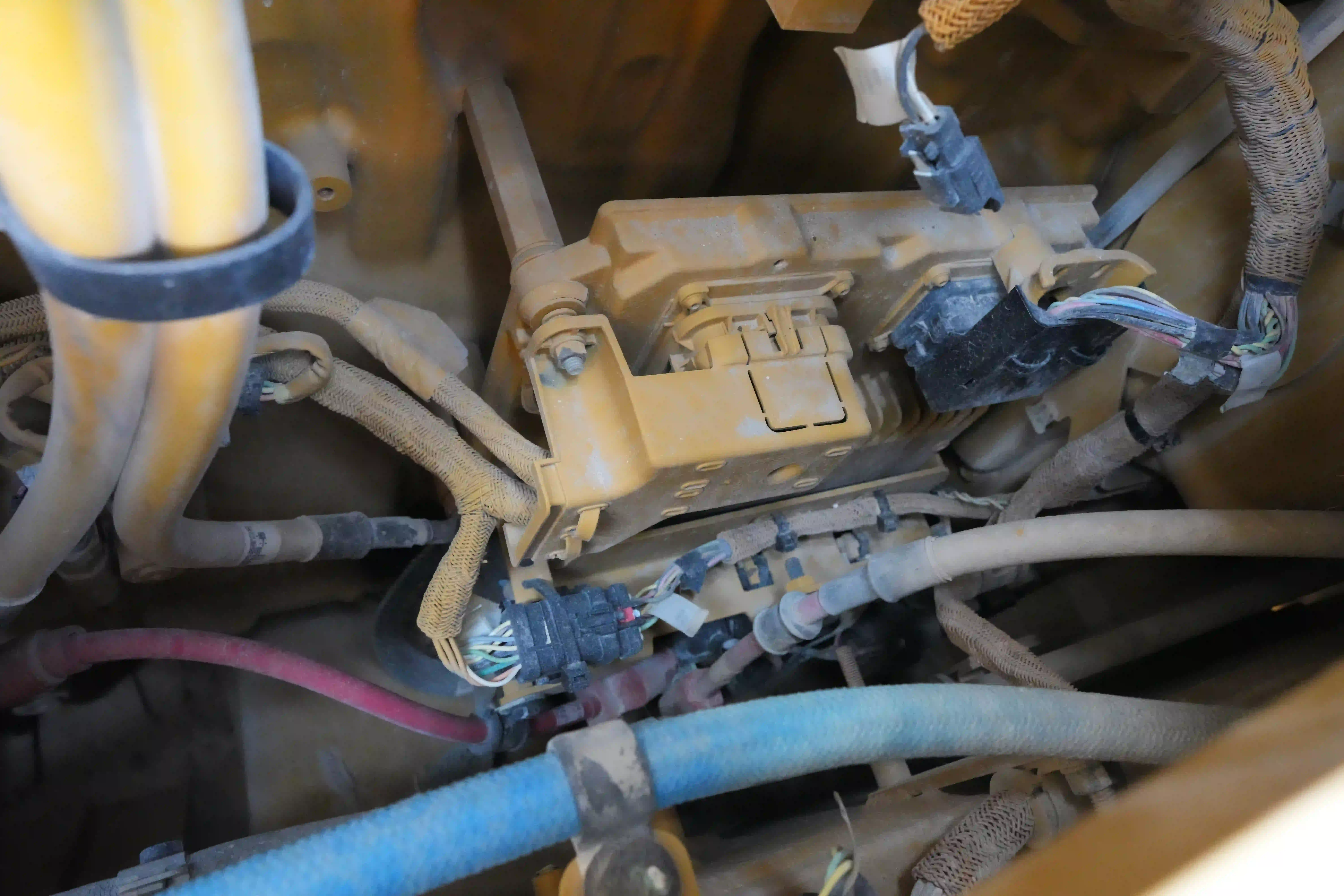 CDB-002-Cat-D8T-crawler-dozer-inspection-electronics-main-harness-6