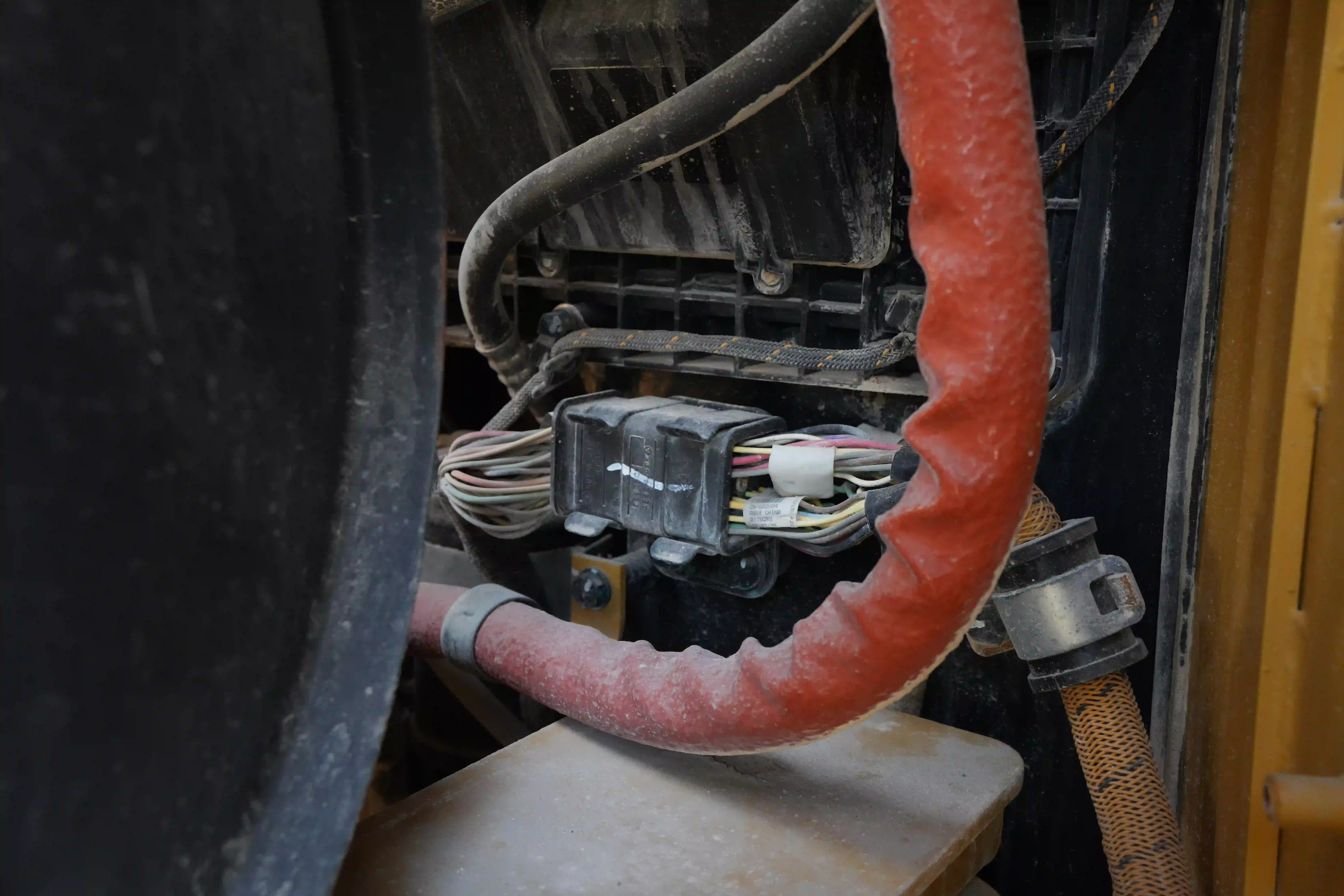 CDB-002-Cat-D8T-crawler-dozer-inspection-electronics-main-harness-7