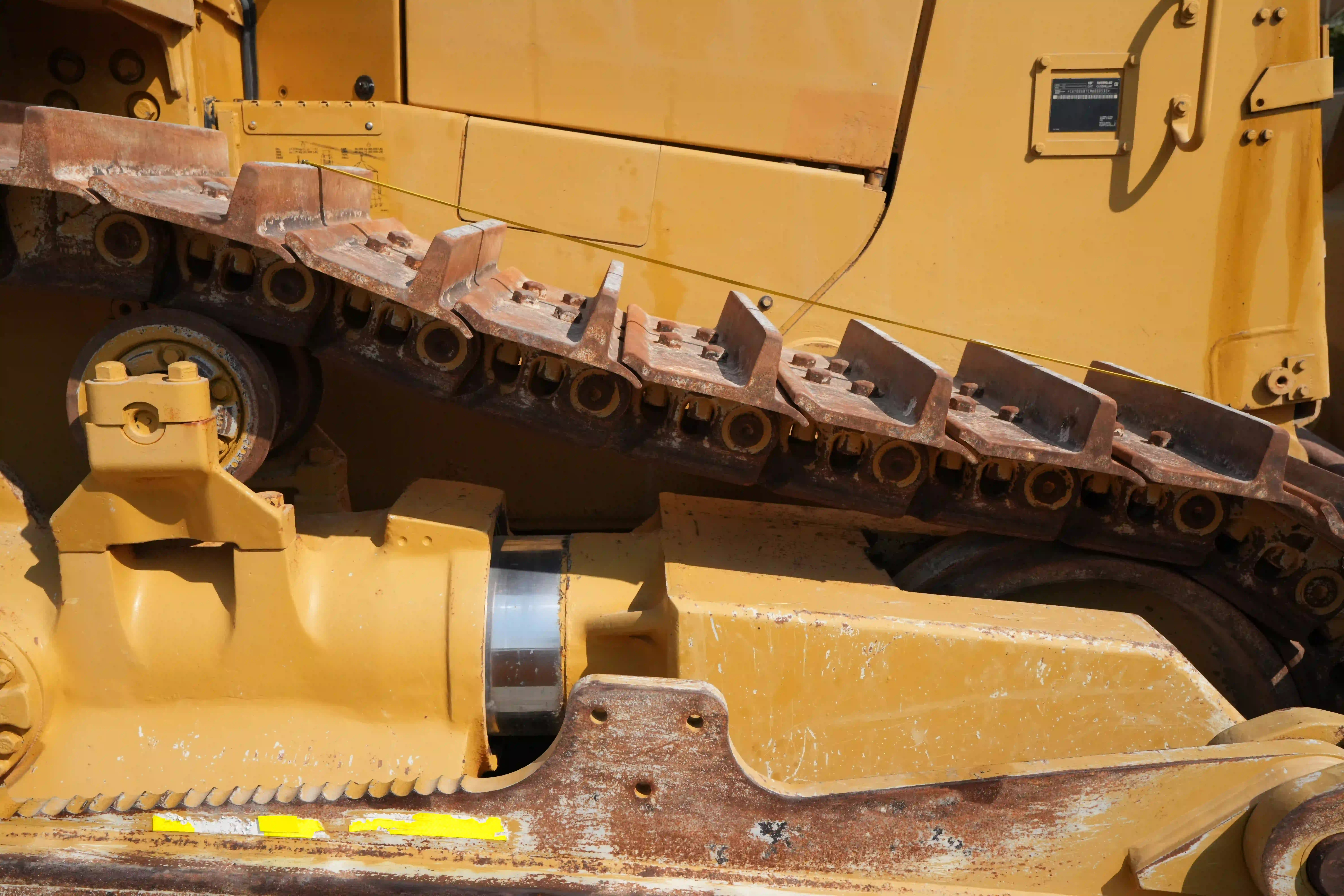 CDB-002-Cat-D8T-crawler-dozer-inspection-undercarriage-right-track-tensioner-2