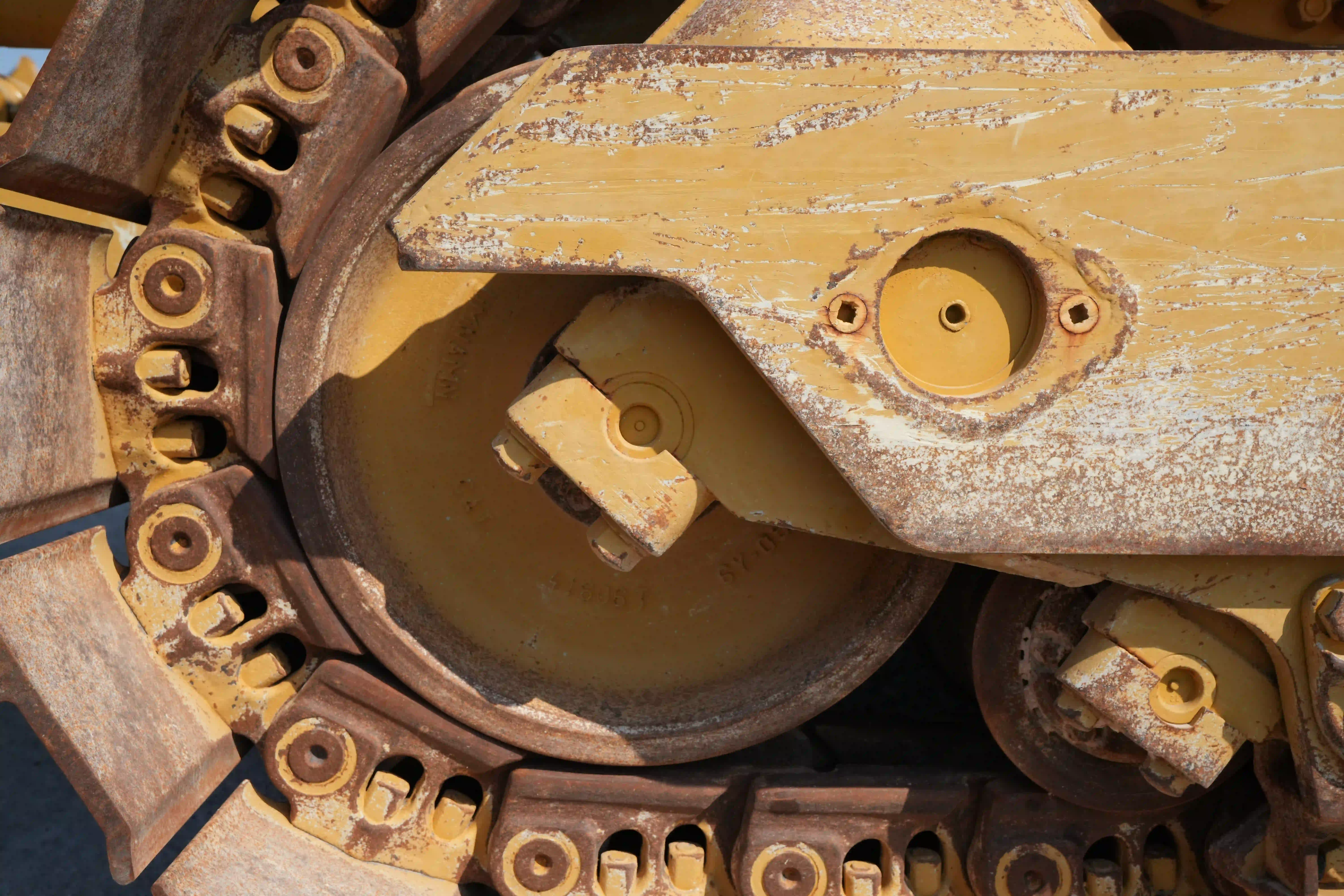 CDB-002-Cat-D8T-crawler-dozer-inspection-undercarriage-right-rear-idler-1
