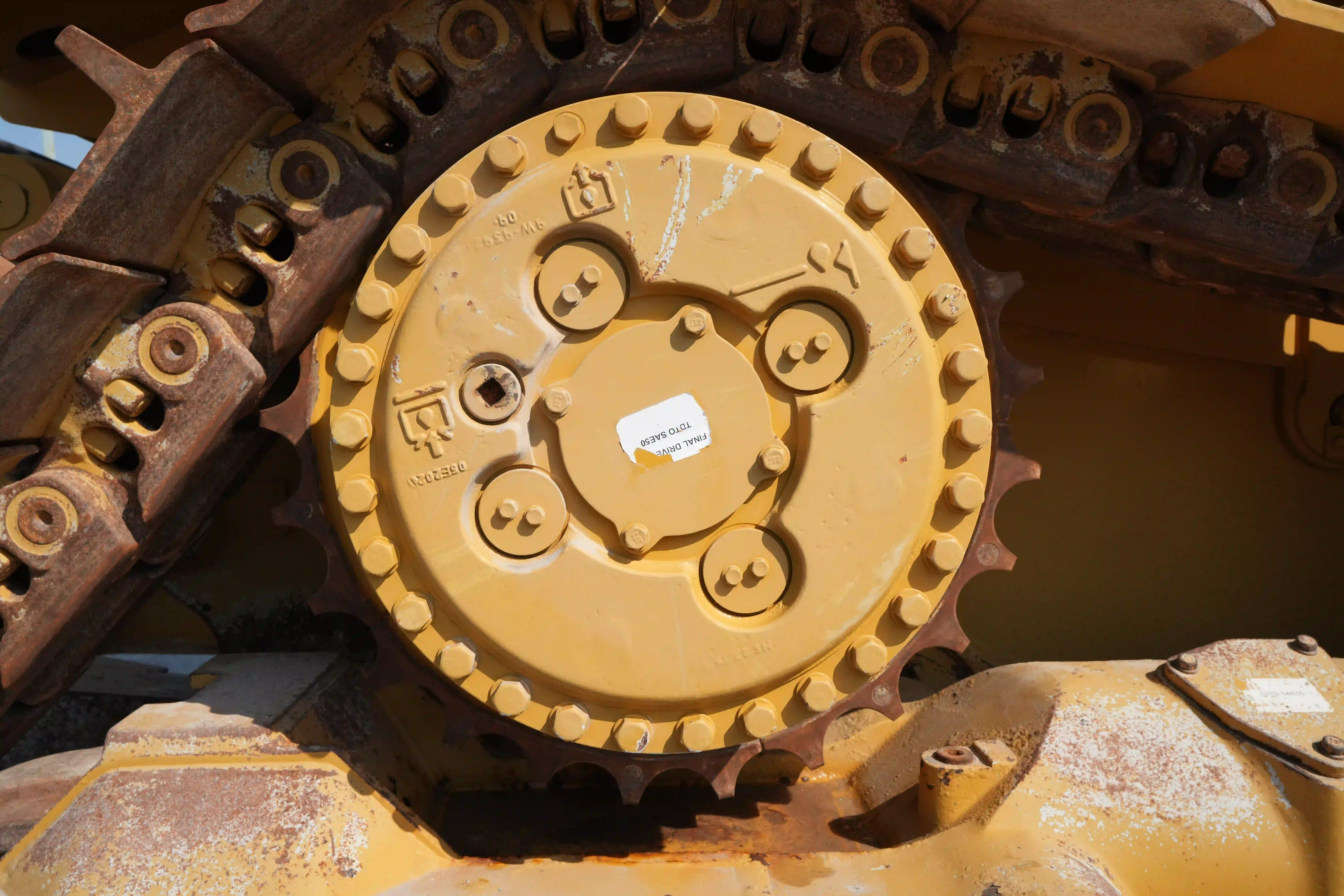 CDB-002-Cat-D8T-crawler-dozer-inspection-undercarriage-right-sprocket-1