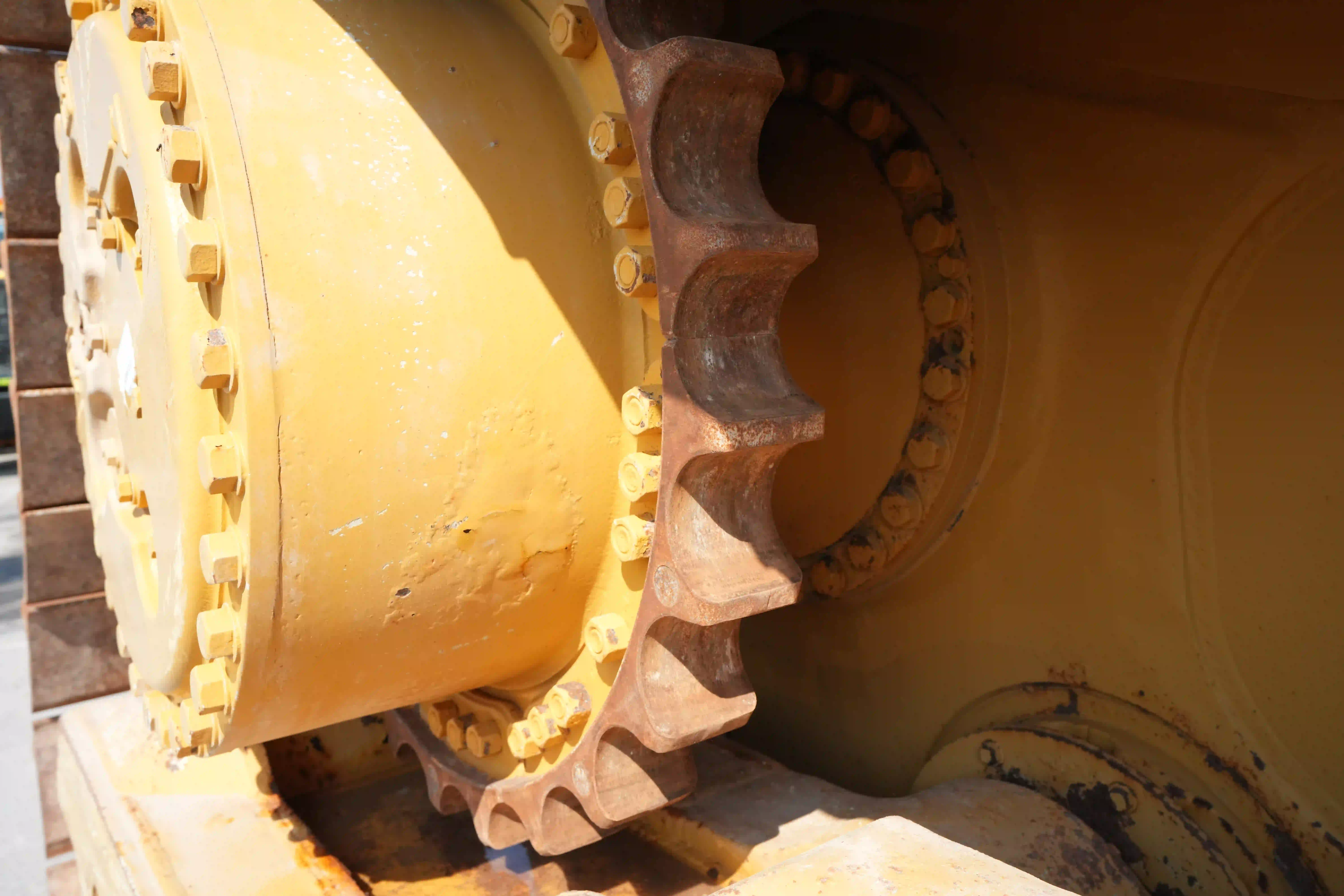 CDB-002-Cat-D8T-crawler-dozer-inspection-undercarriage-right-sprocket-2