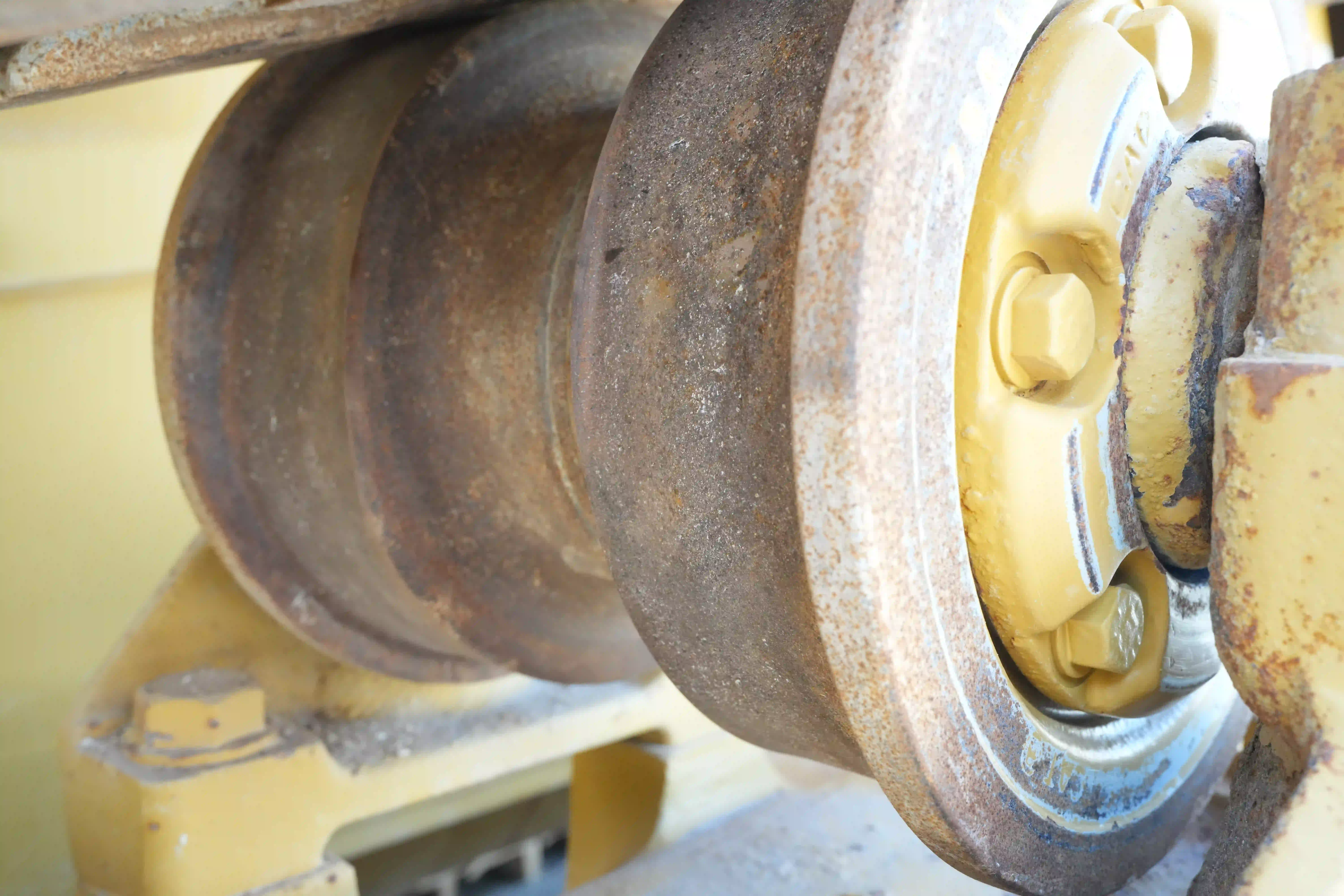 CDB-002-Cat-D8T-crawler-dozer-inspection-undercarriage-left-carrier-rollers-1