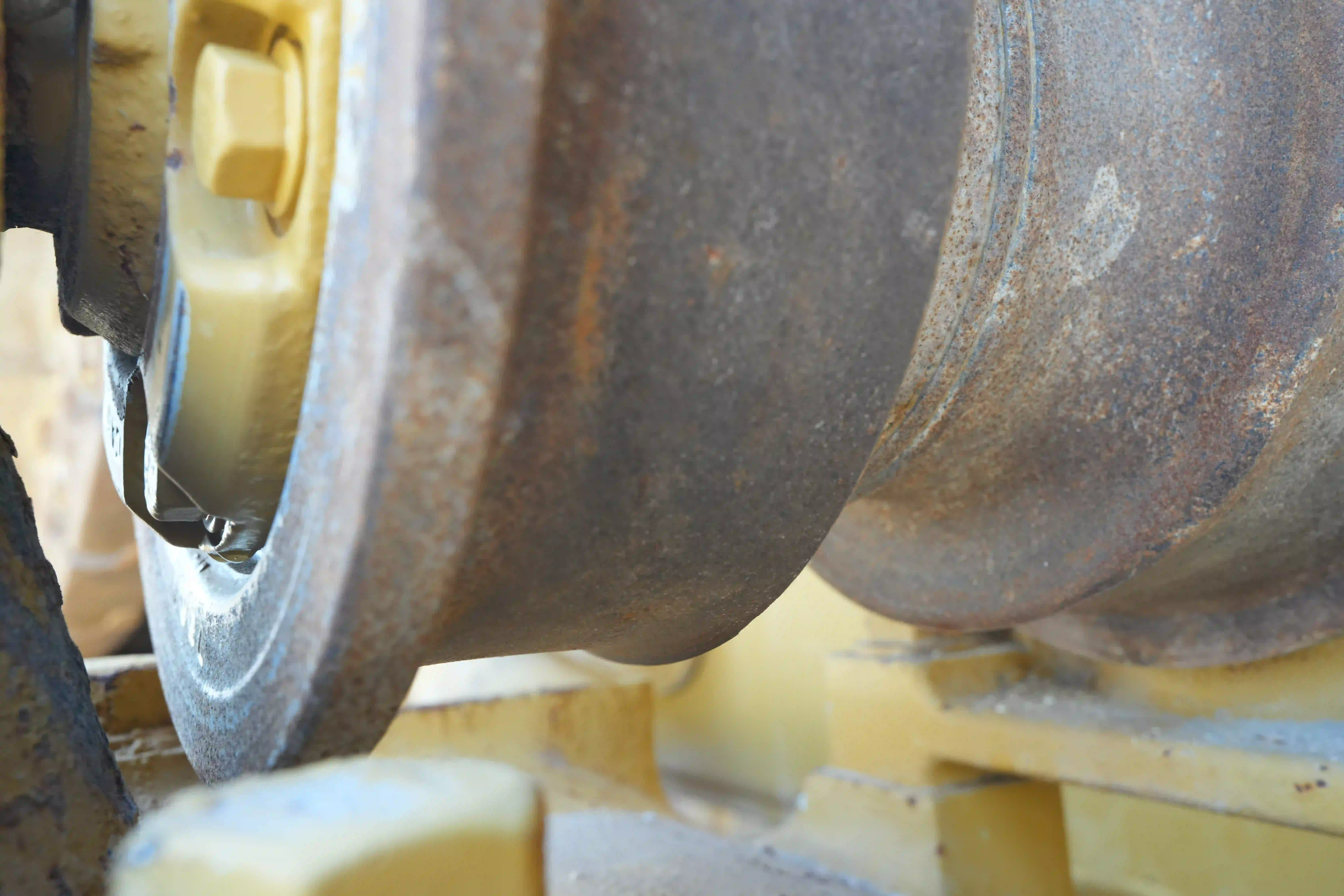 CDB-002-Cat-D8T-crawler-dozer-inspection-undercarriage-left-carrier-rollers-2