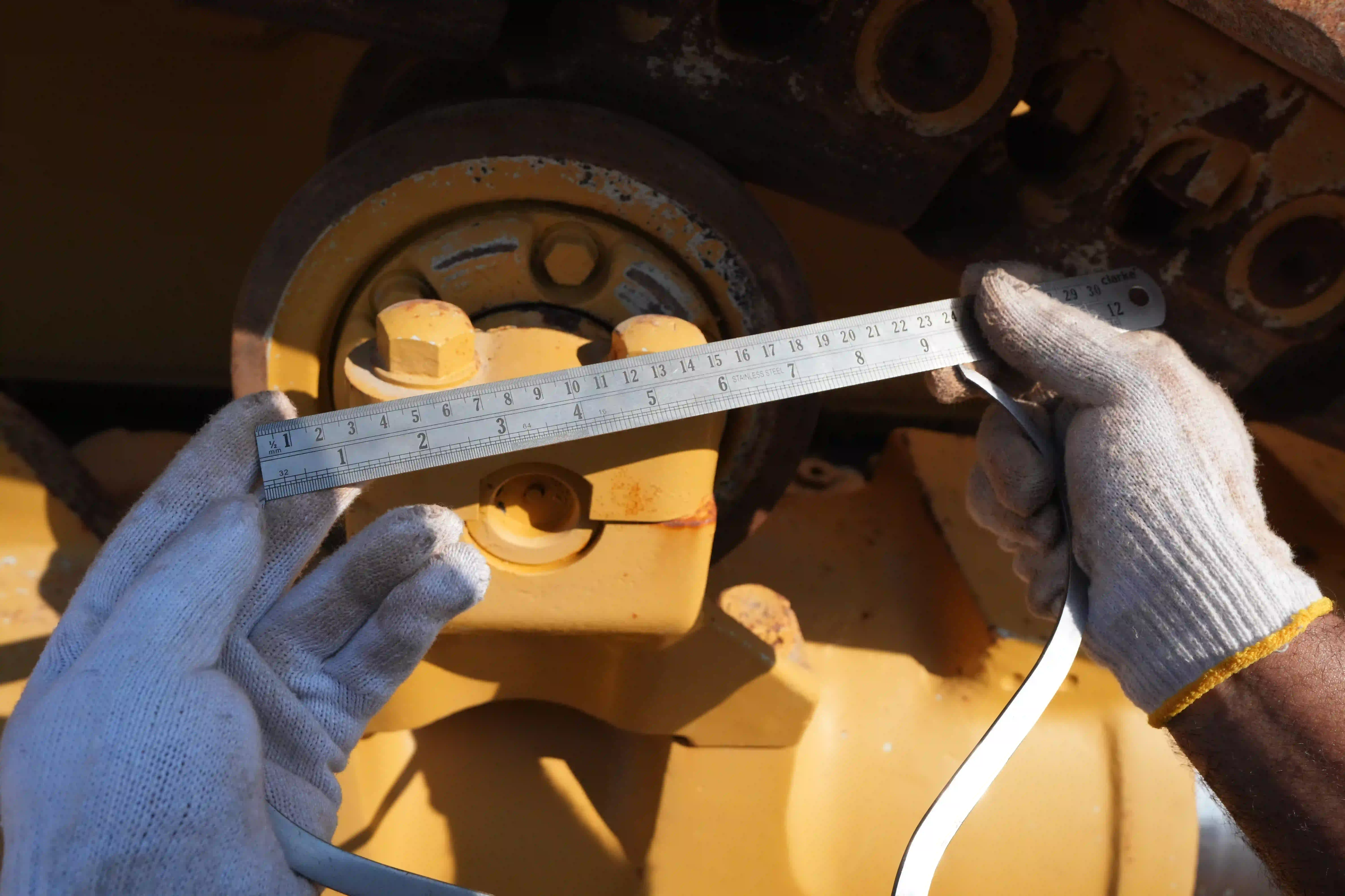 CDB-002-Cat-D8T-crawler-dozer-inspection-undercarriage-right-carrier-rollers-2