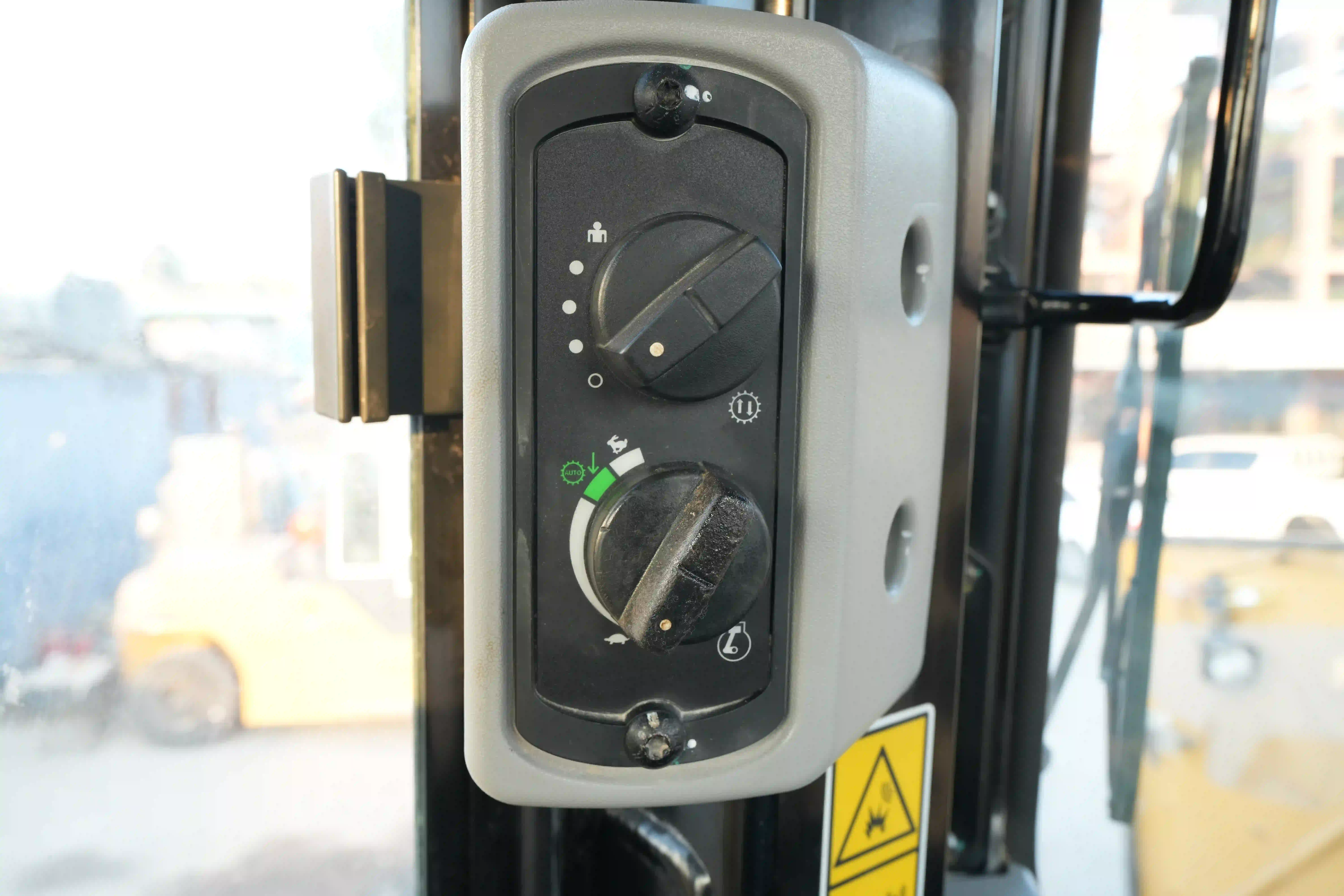 CDB-003-Cat-D8T-crawler-dozer-inspection-cabin-electronic-instrument-board-3