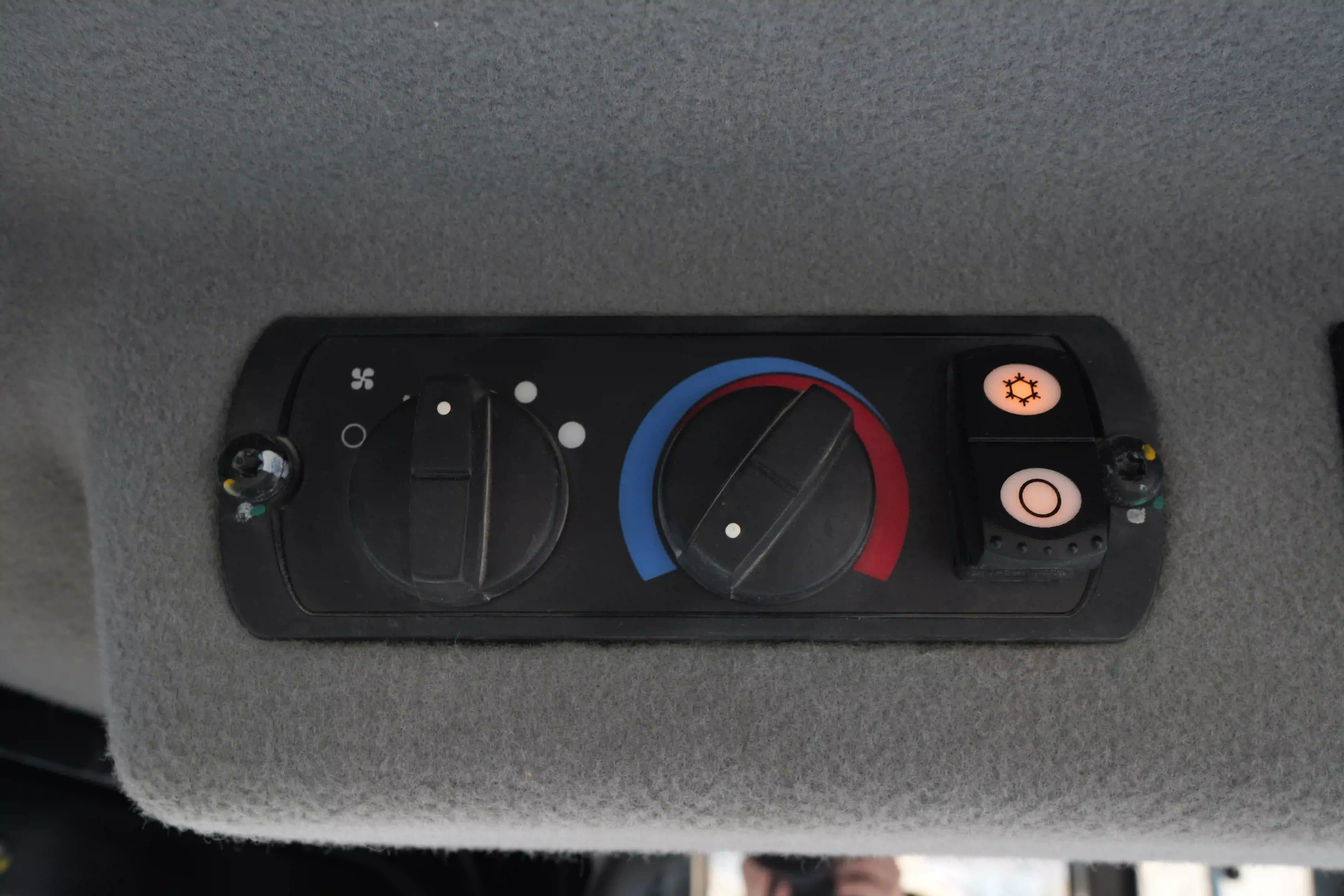 CDB-003-Cat-D8T-crawler-dozer-inspection-air-conditioning-AC-control-panel