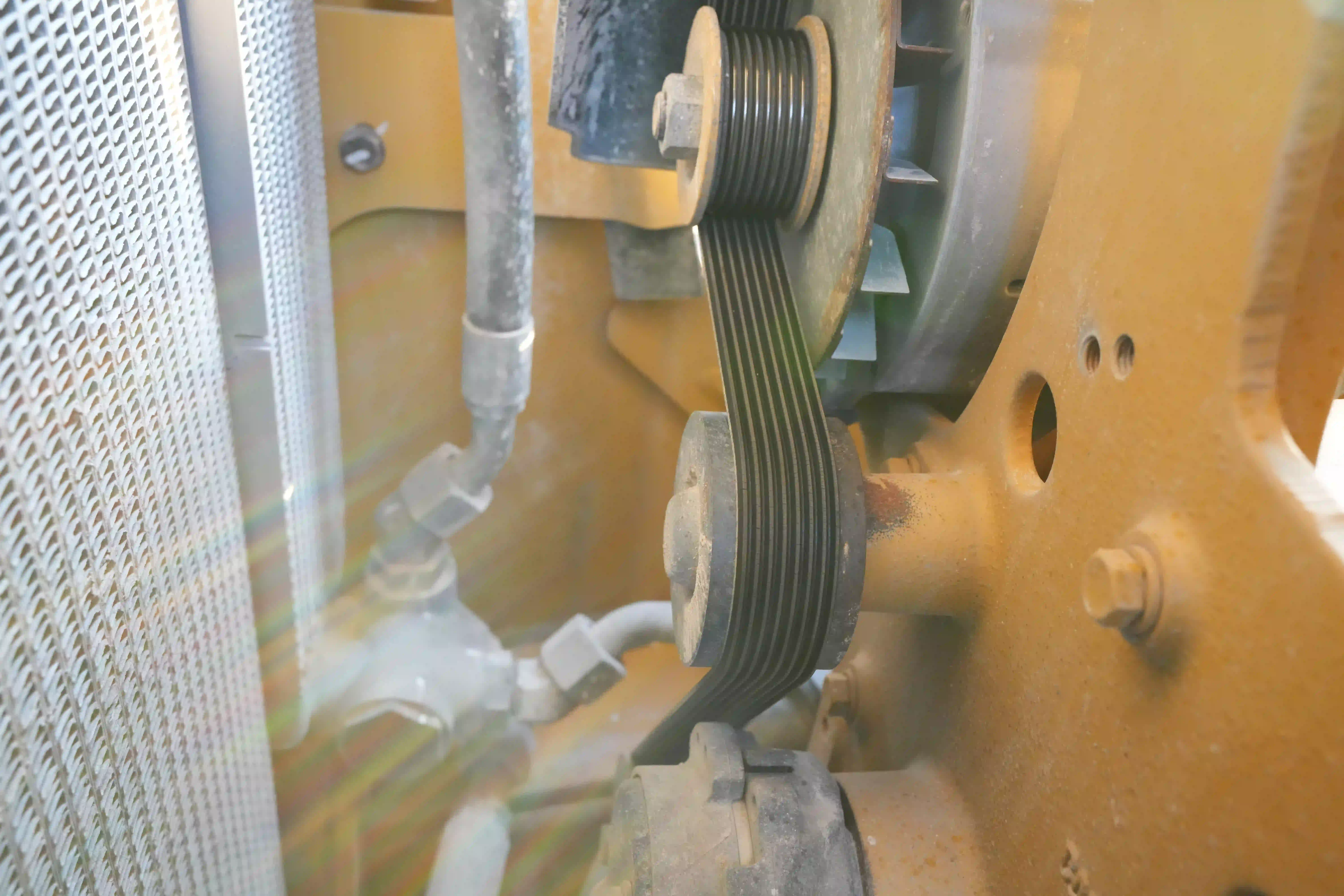 CDB-003-Cat-D8T-crawler-dozer-inspection-engine-belts