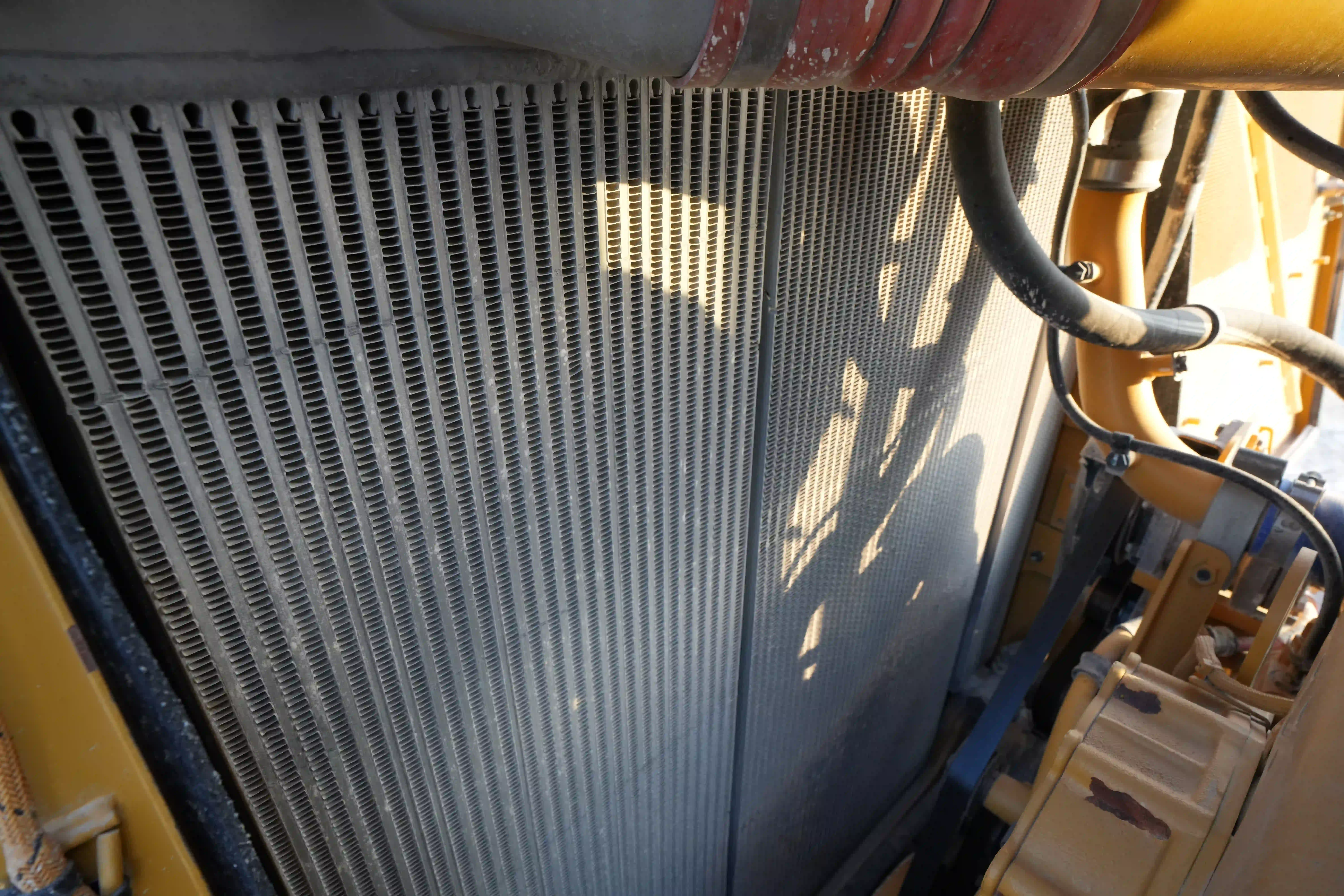 CDB-003-Cat-D8T-crawler-dozer-inspection-engine-radiator-condenser-intercooler-hydraulic-cooler