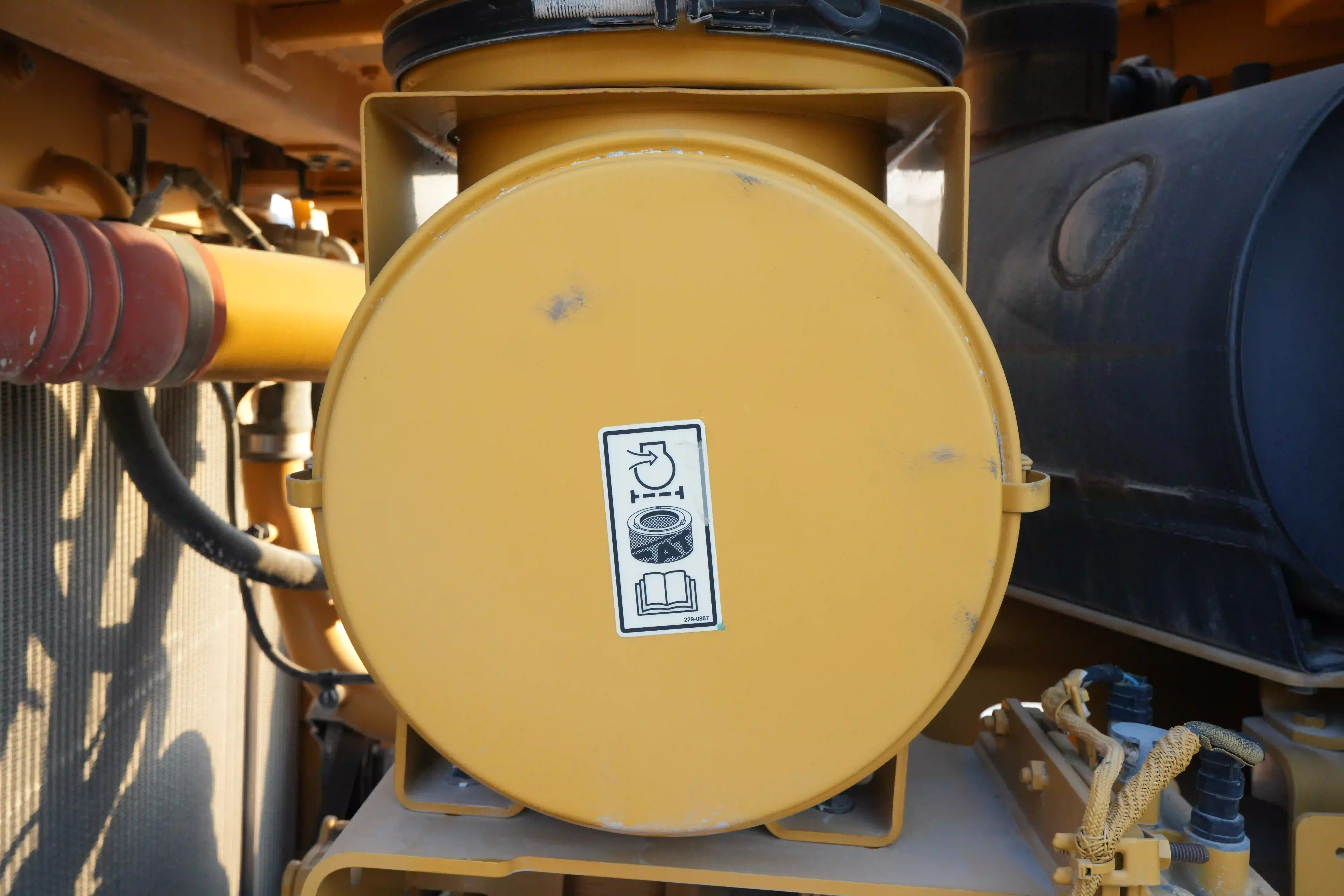 CDB-003-Cat-D8T-crawler-dozer-inspection-engine-air-intake-system-1