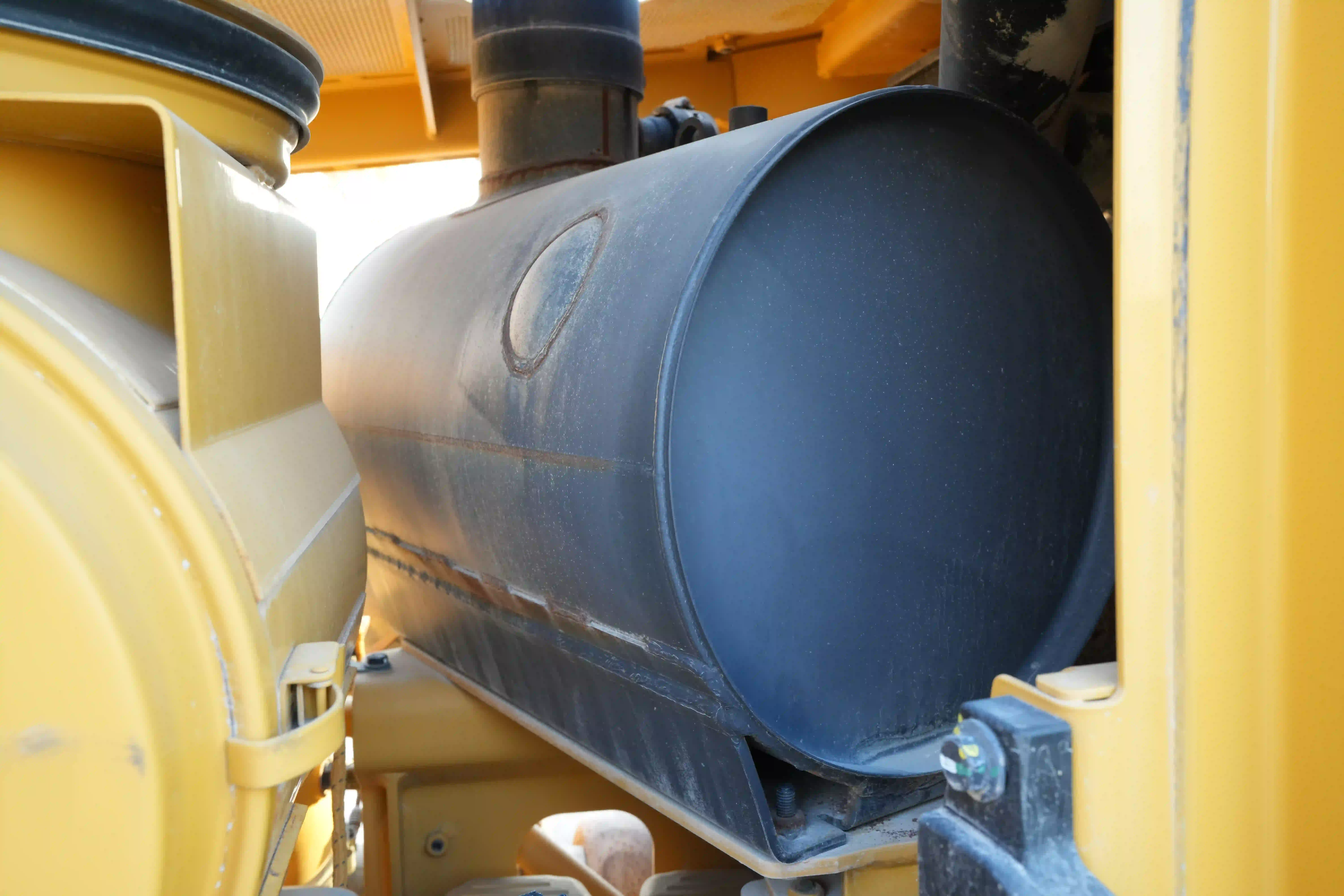 CDB-003-Cat-D8T-crawler-dozer-inspection-engine-exhaust-system-1