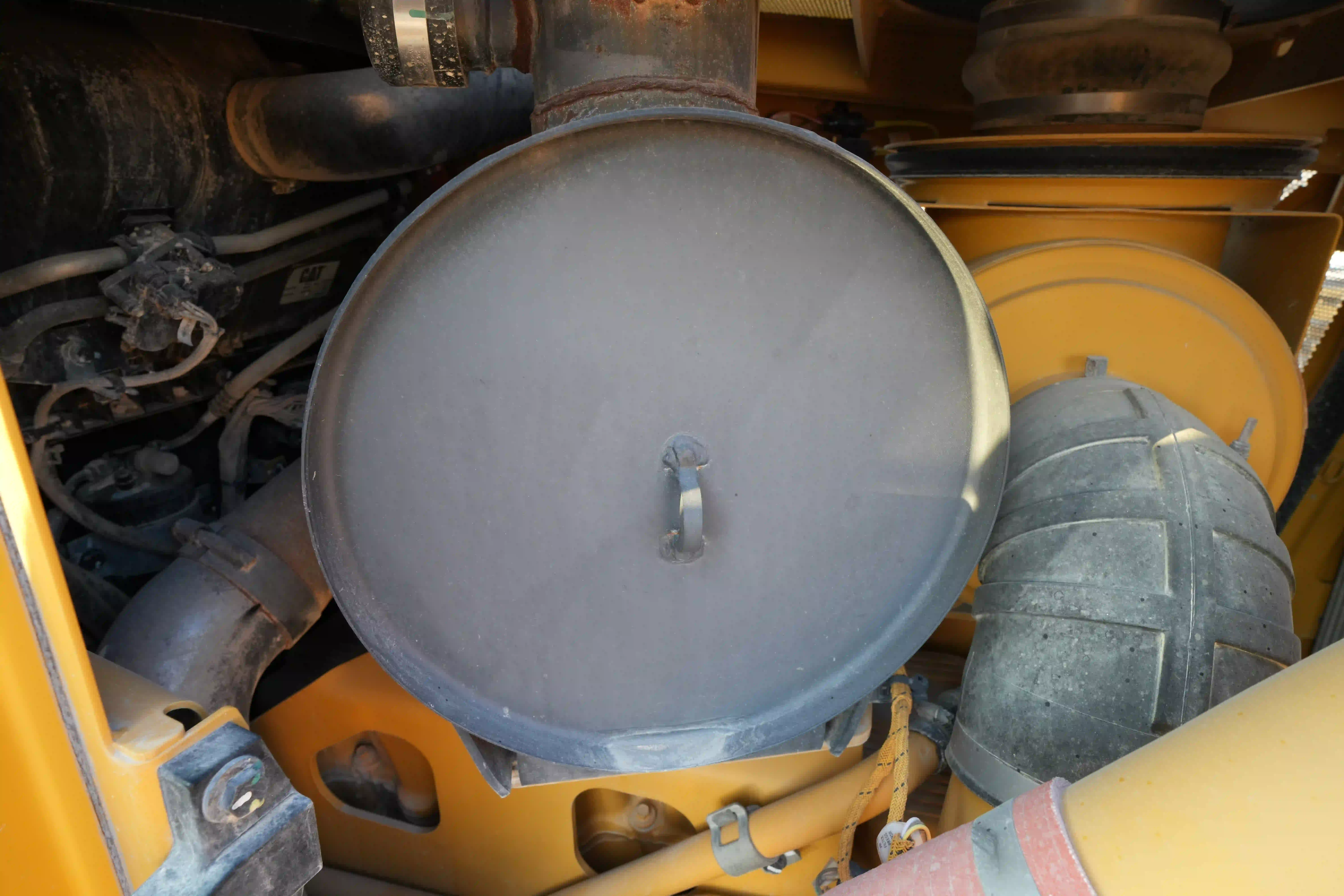 CDB-003-Cat-D8T-crawler-dozer-inspection-engine-exhaust-system-2