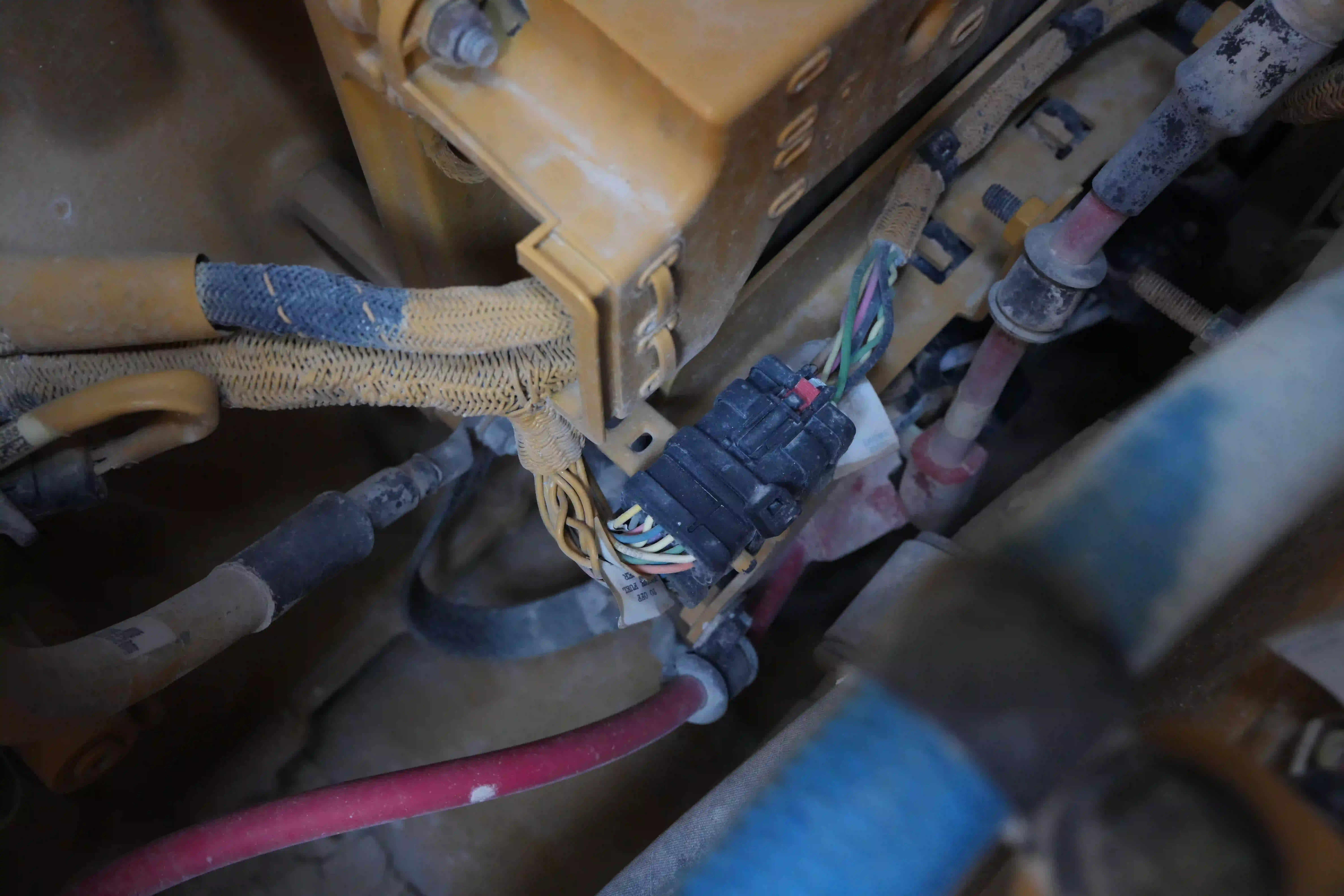 CDB-003-Cat-D8T-crawler-dozer-inspection-electronics-main-harness-3