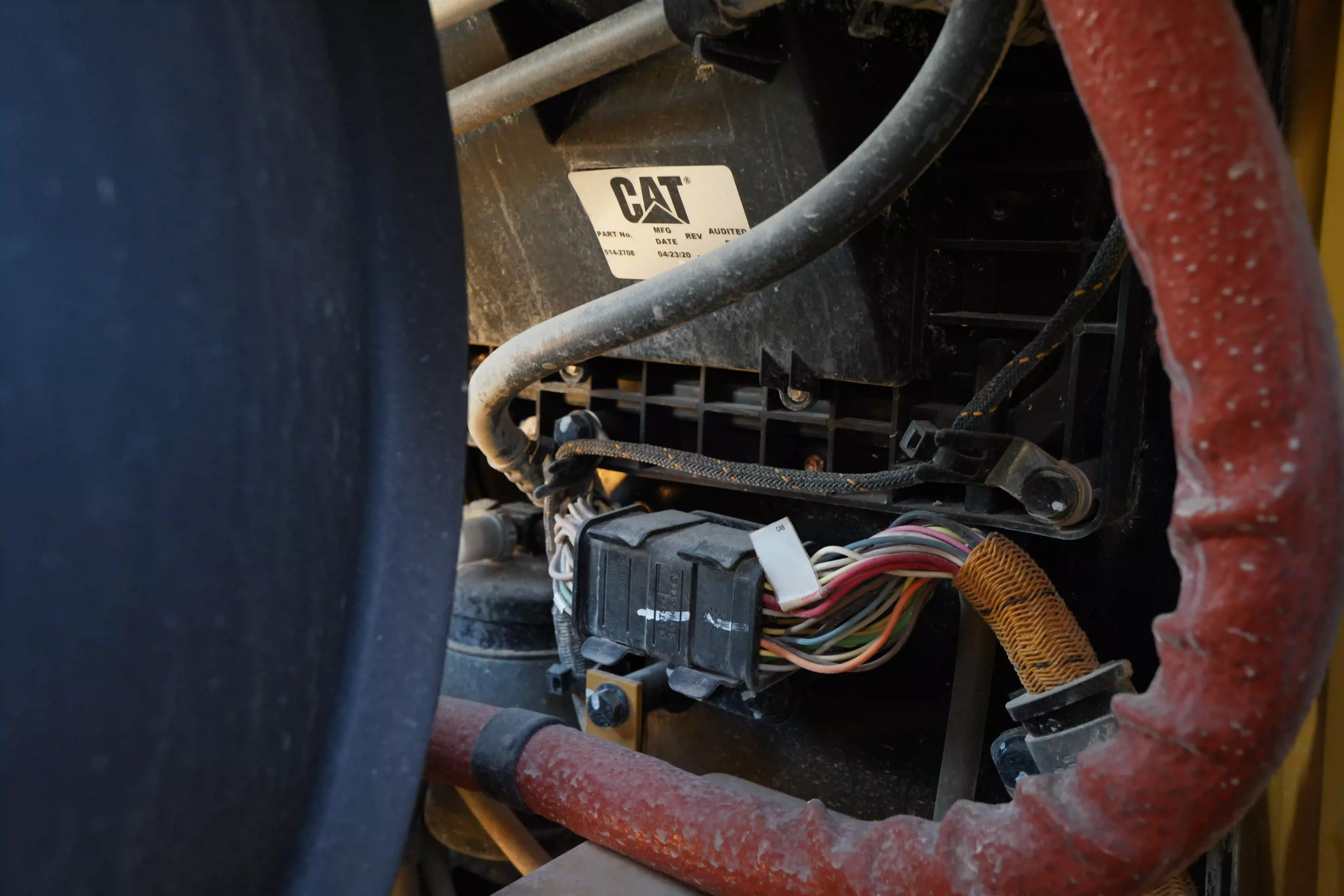 CDB-003-Cat-D8T-crawler-dozer-inspection-electronics-main-harness-4