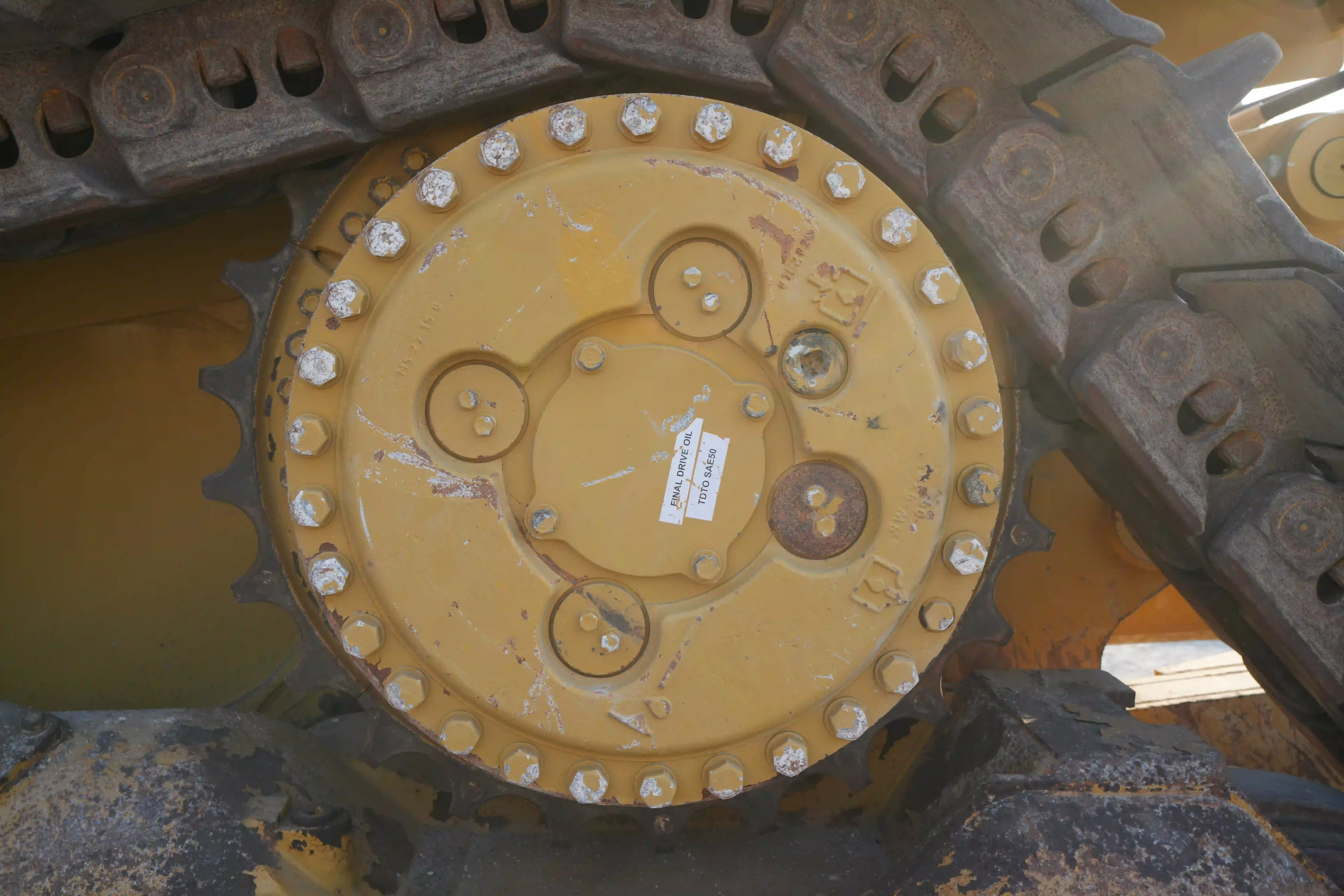 CDB-003-Cat-D8T-crawler-dozer-inspection-undercarriage-left-sprocket-1