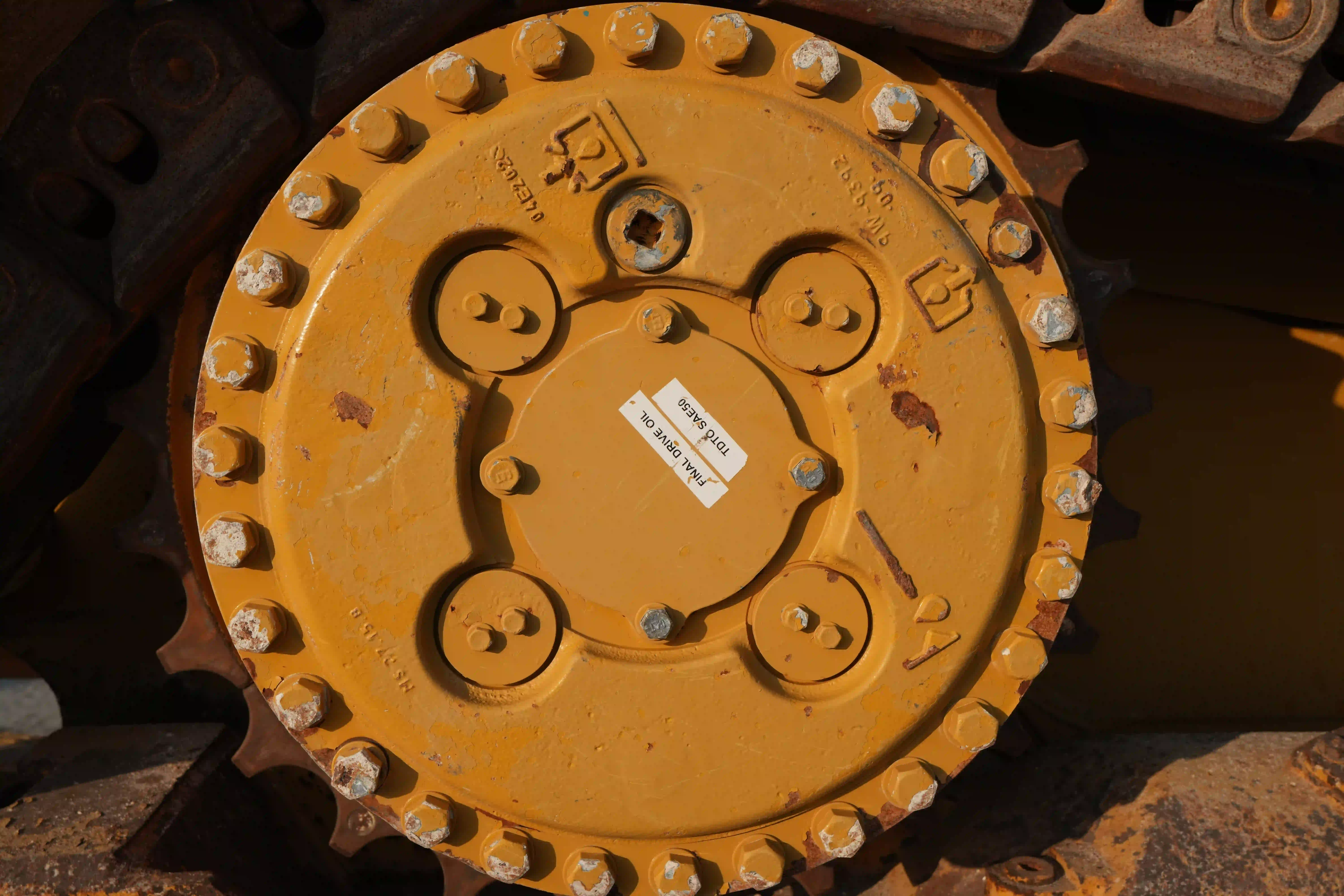 CDB-003-Cat-D8T-crawler-dozer-inspection-undercarriage-final-drive