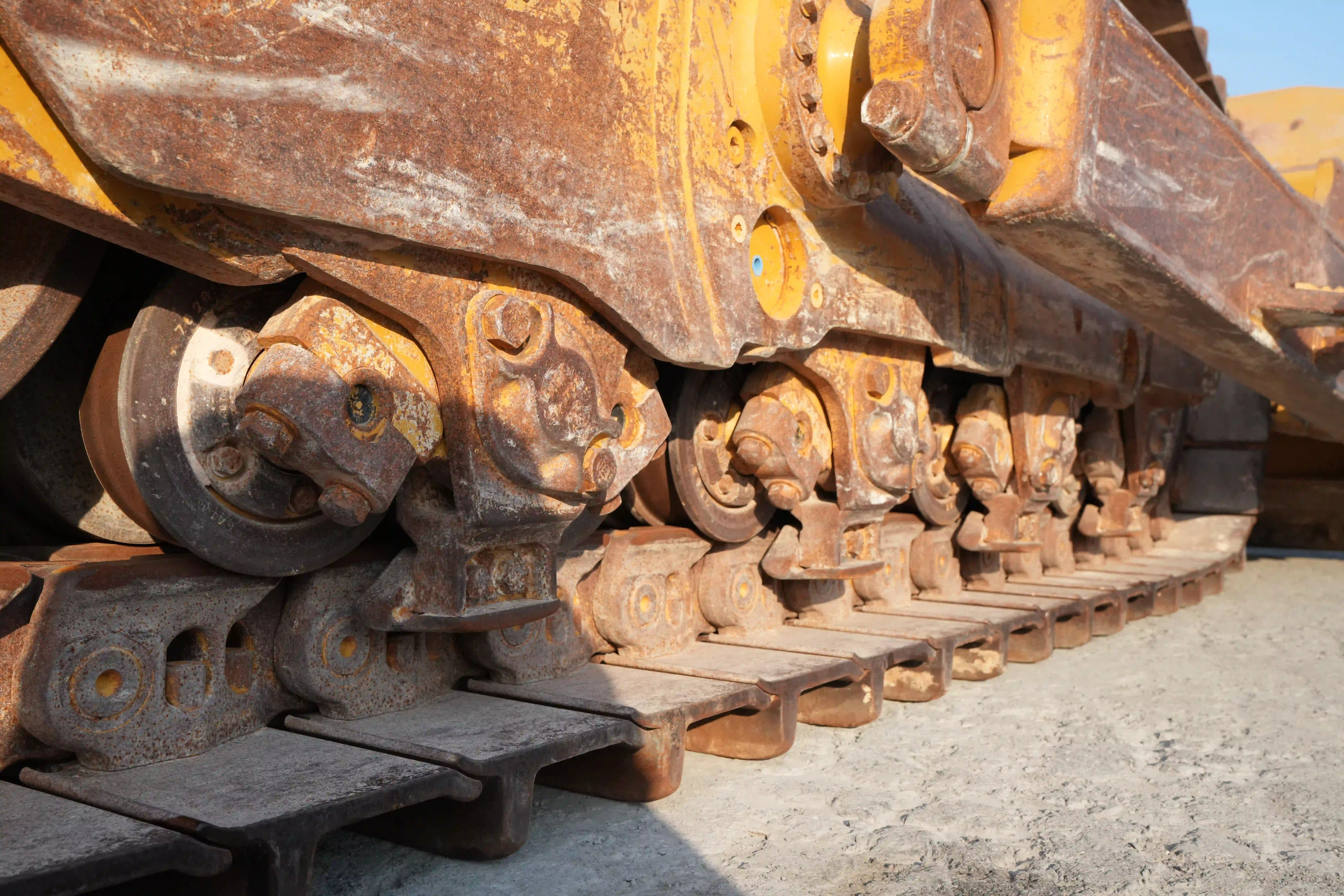 CDB-003-Cat-D8T-crawler-dozer-inspection-undercarriage-right-track-rollers-3
