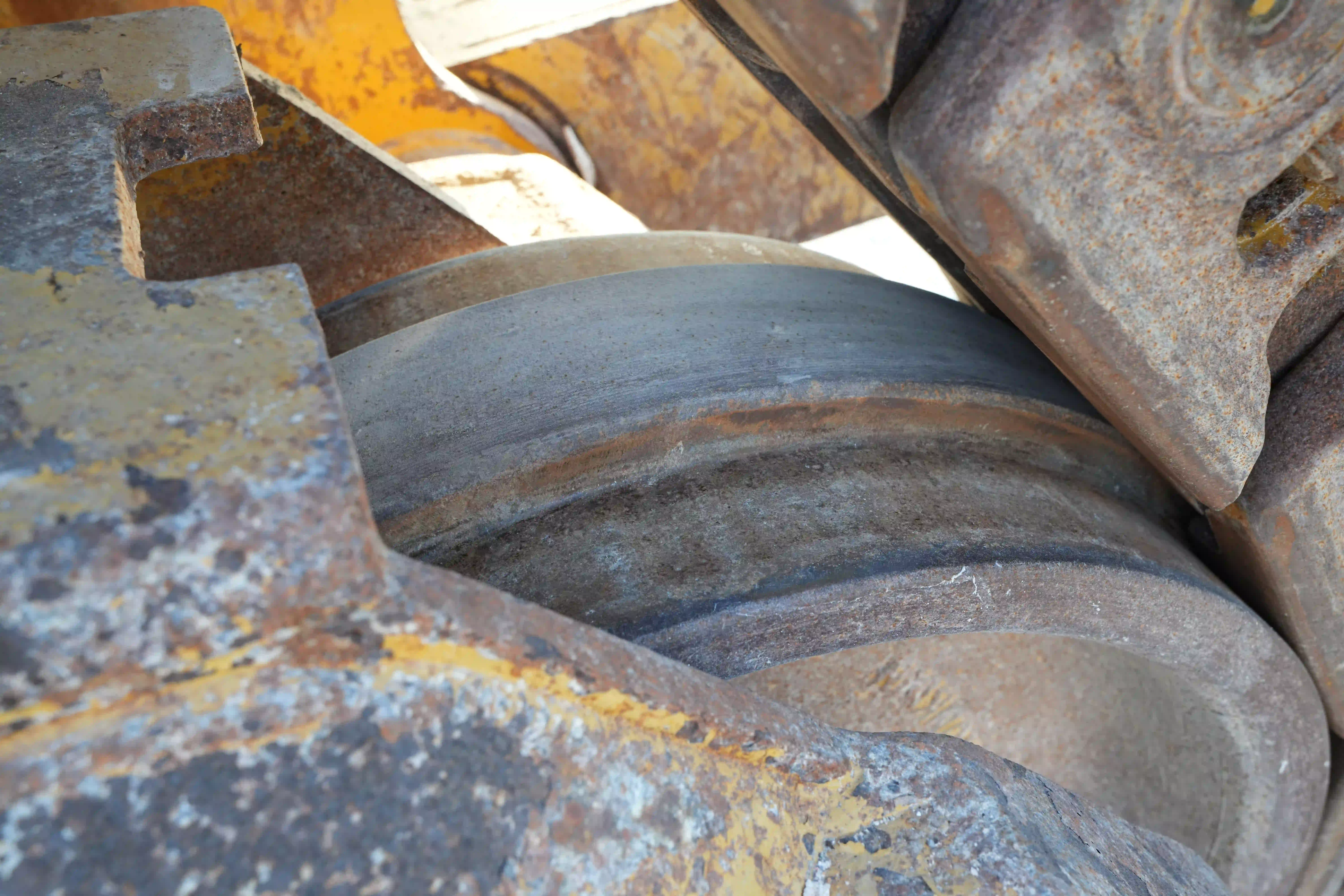 CDB-003-Cat-D8T-crawler-dozer-inspection-undercarriage-left-rear-idler-1