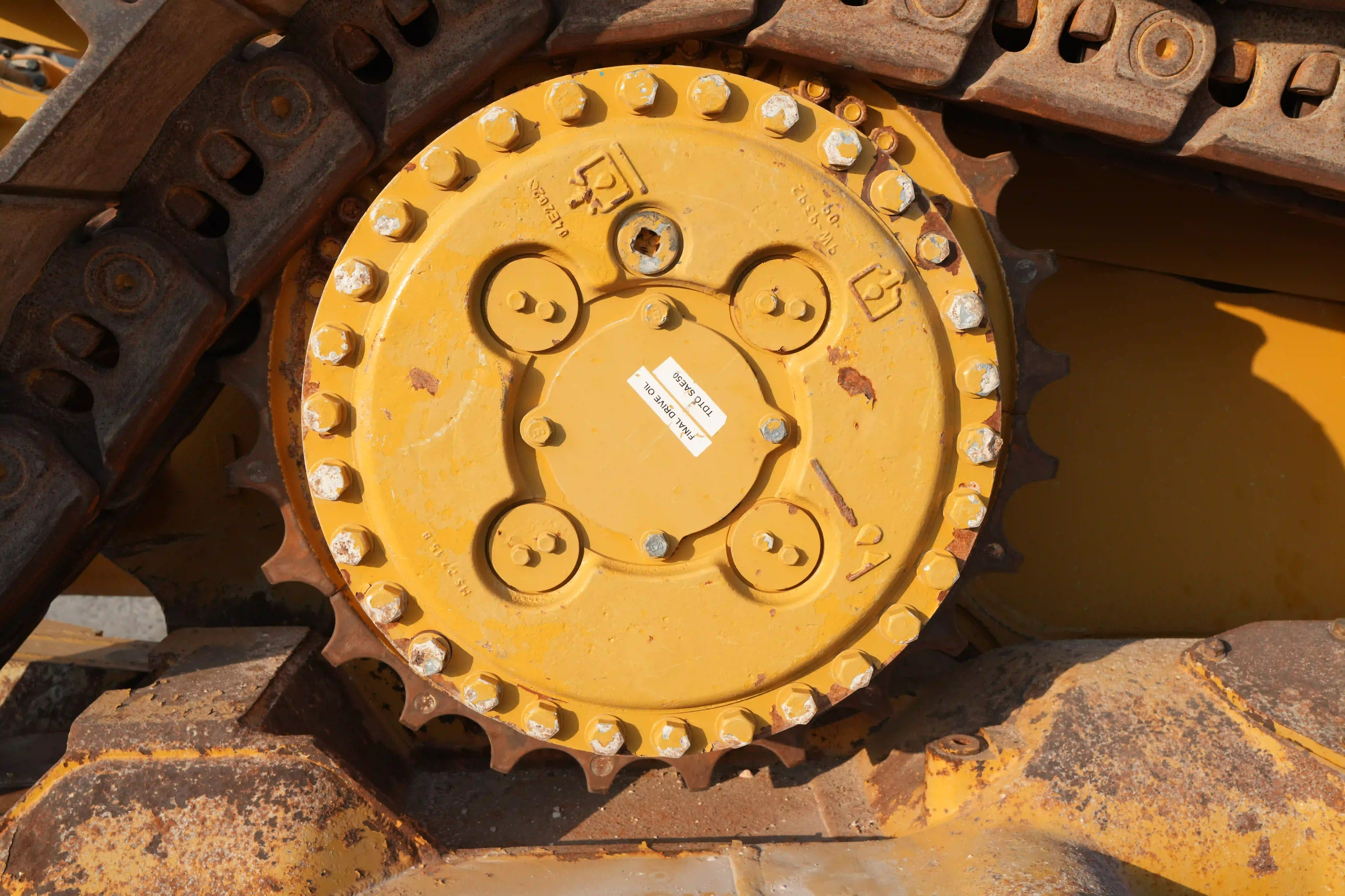 CDB-003-Cat-D8T-crawler-dozer-inspection-undercarriage-right-sprocket-3