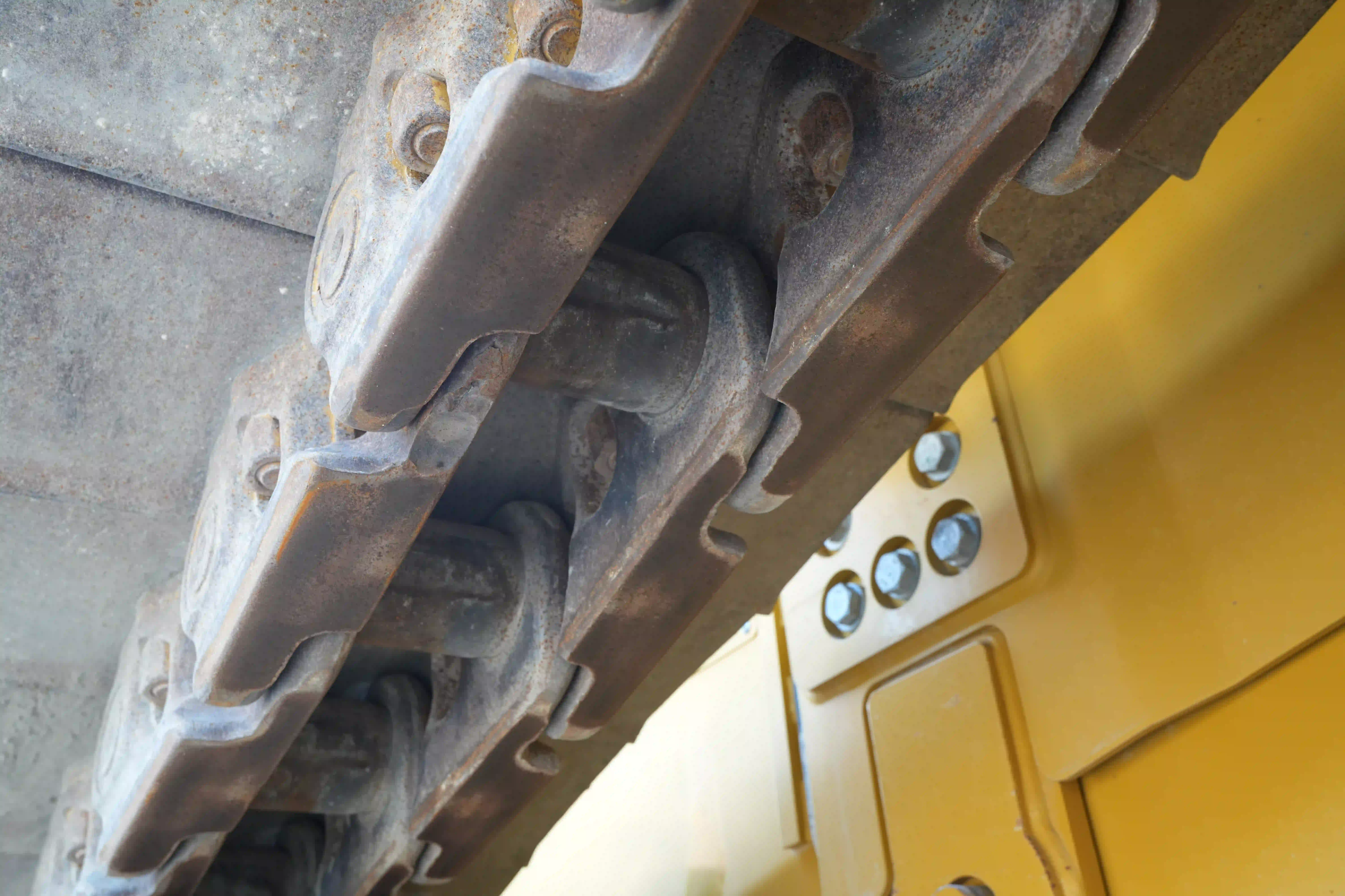 CDB-003-Cat-D8T-crawler-dozer-inspection-undercarriage-left-track-chain-4