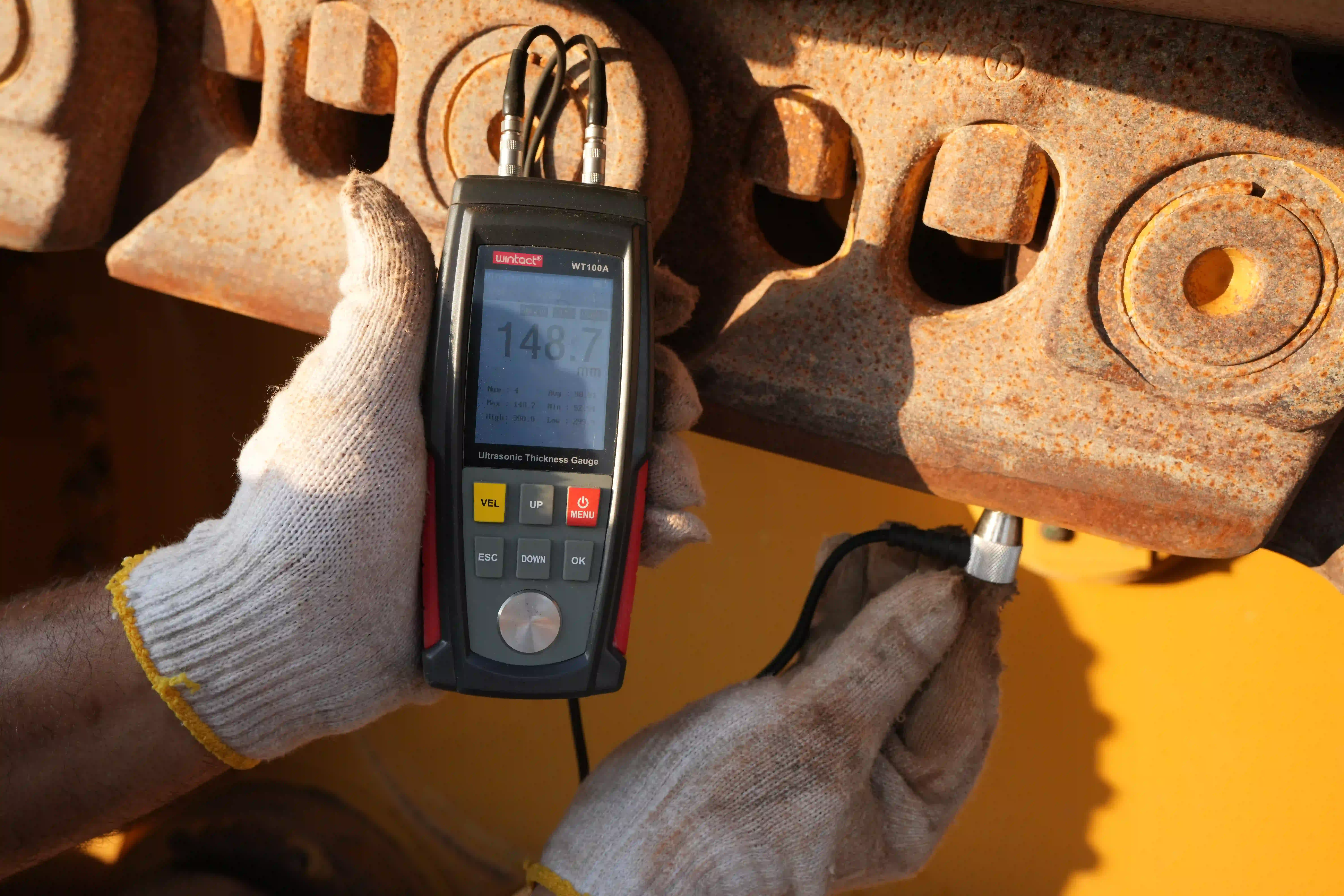 CDB-003-Cat-D8T-crawler-dozer-inspection-undercarriage-right-track-chain-1