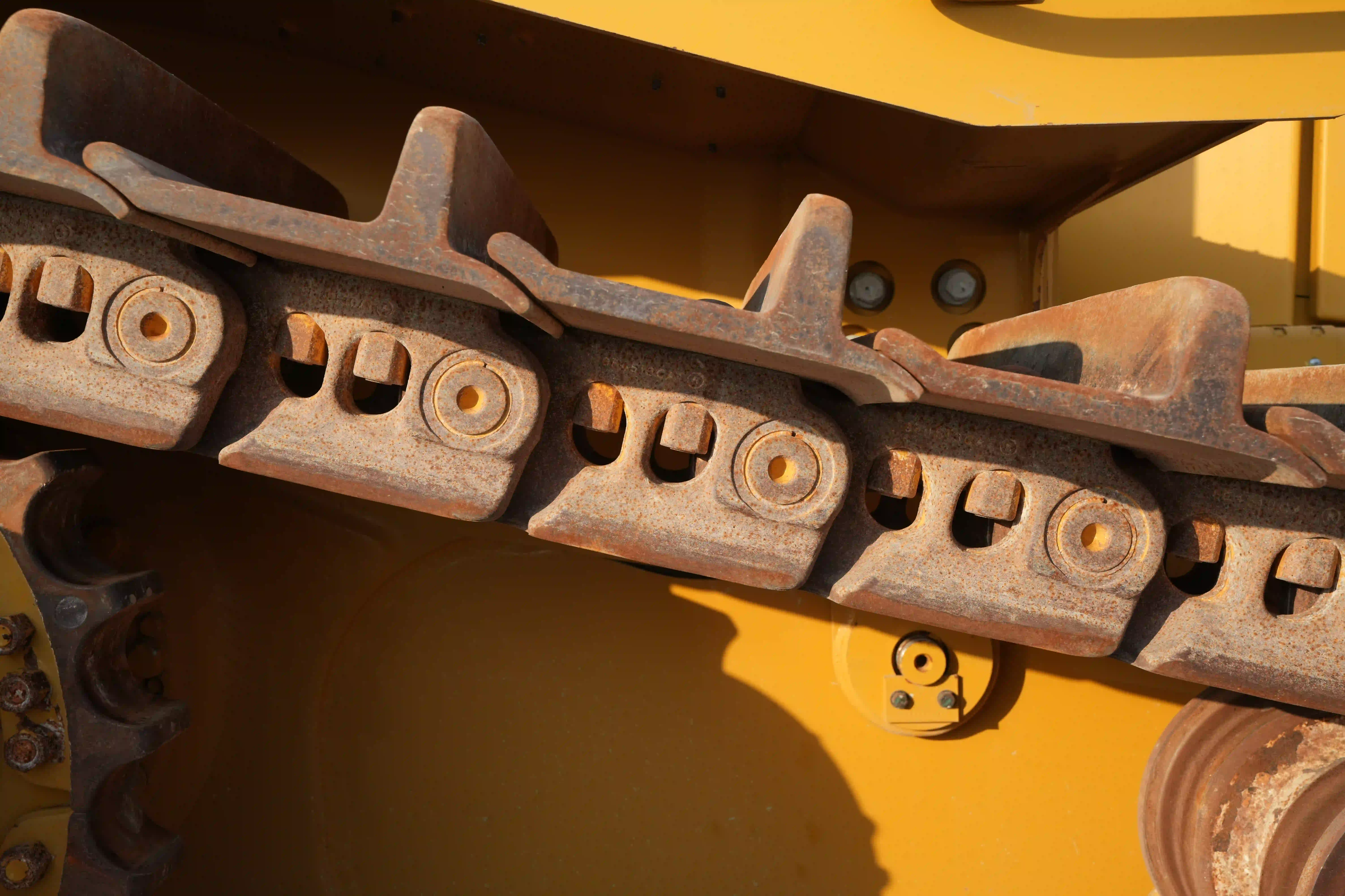 CDB-003-Cat-D8T-crawler-dozer-inspection-undercarriage-right-track-chain-4