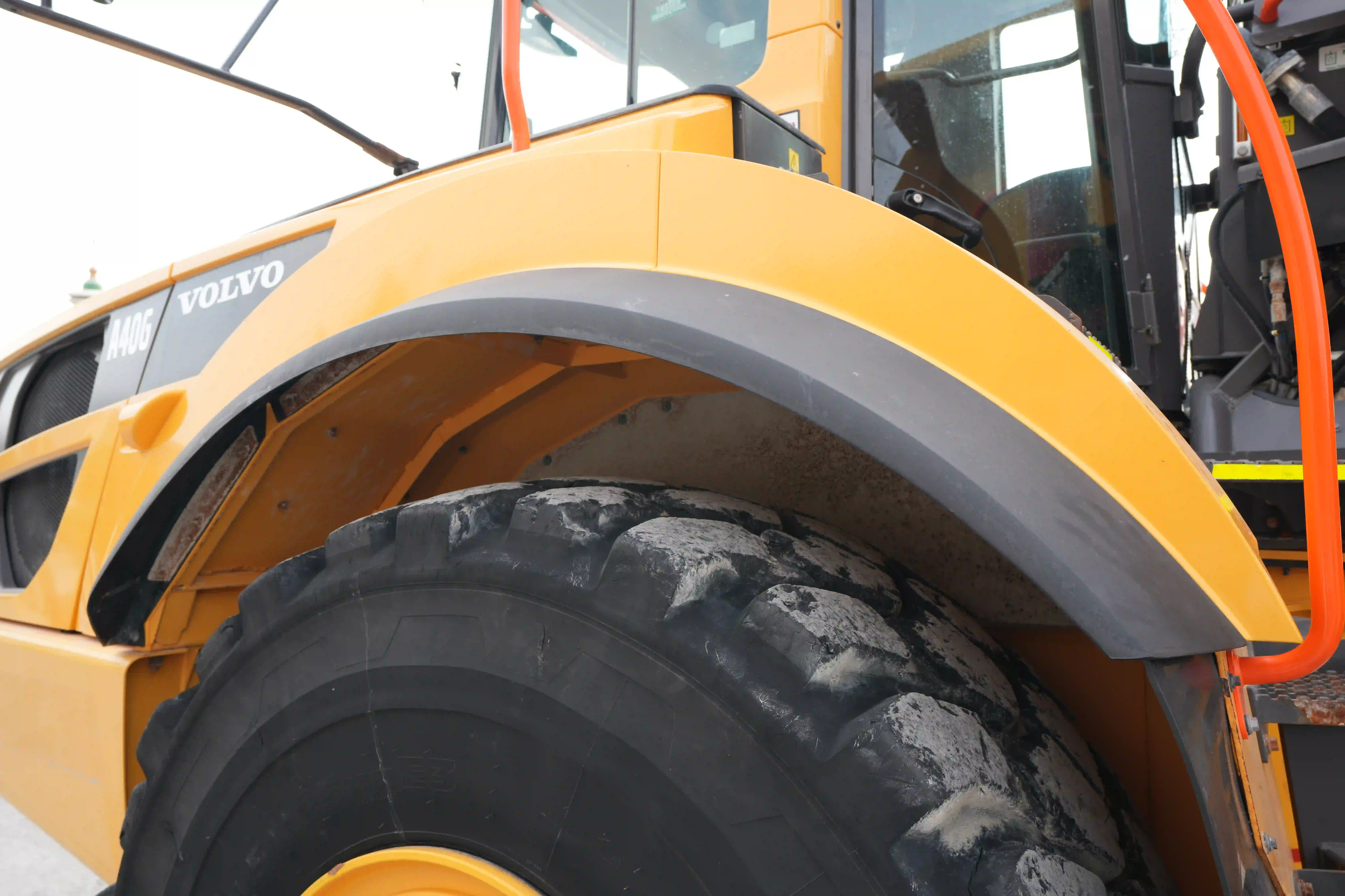 ADT-003-Volvo-A40G-articulated-dump-truck-inspection-structure-sheet-metal-fiberglass-2