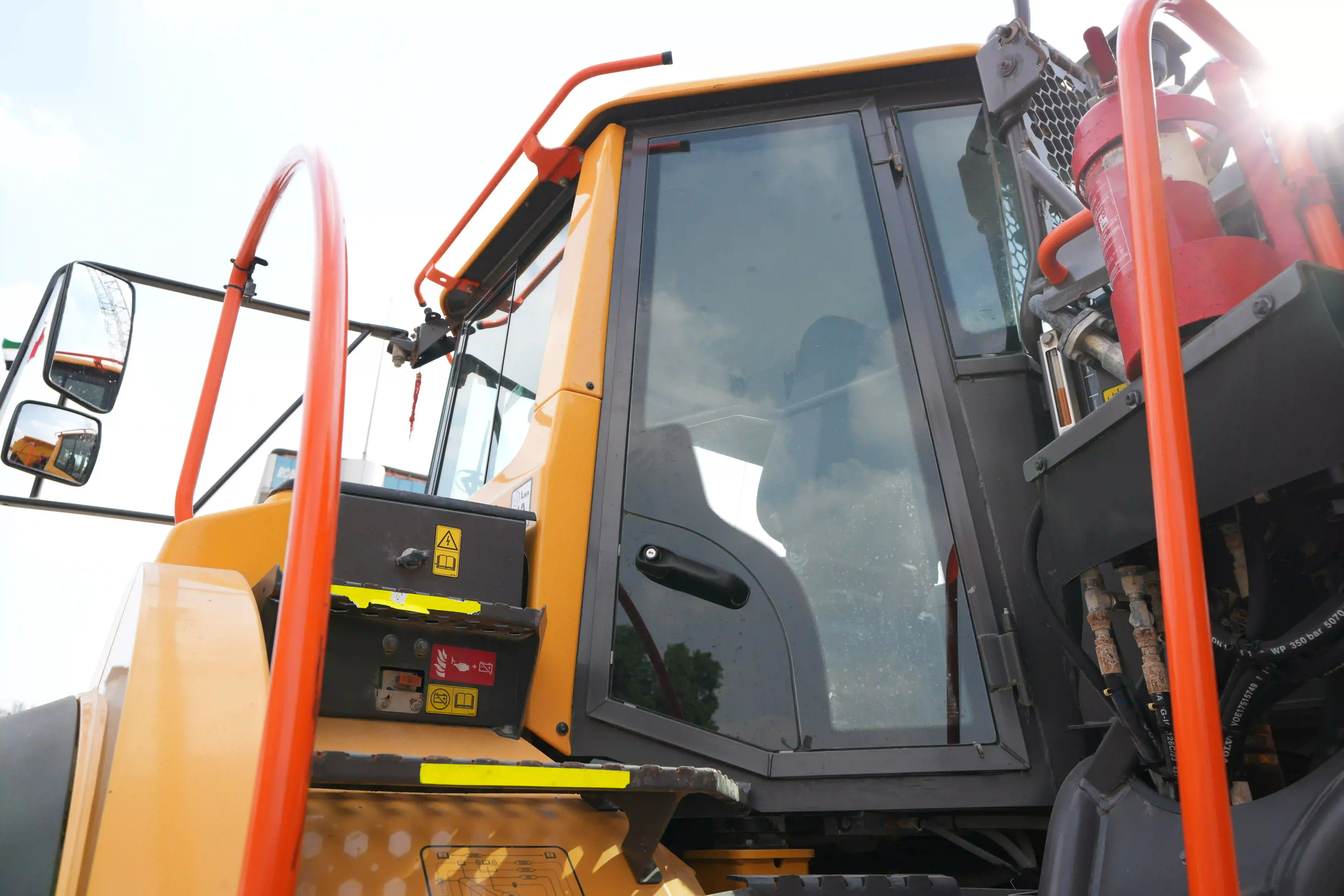 ADT-003-Volvo-A40G-articulated-dump-truck-inspection-structure-doors-1